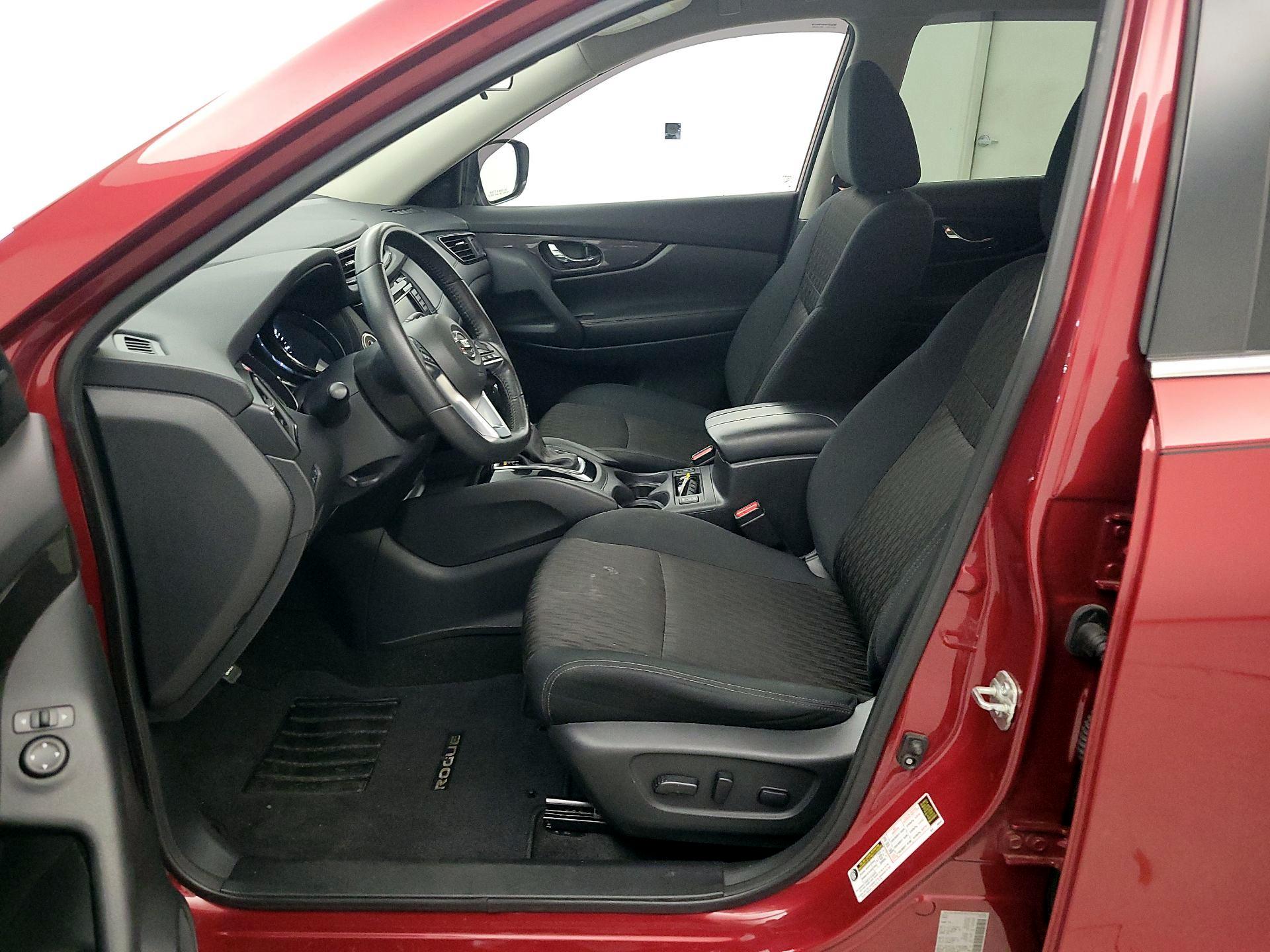 Thumbnail: 2019 Nissan Rogue - 11