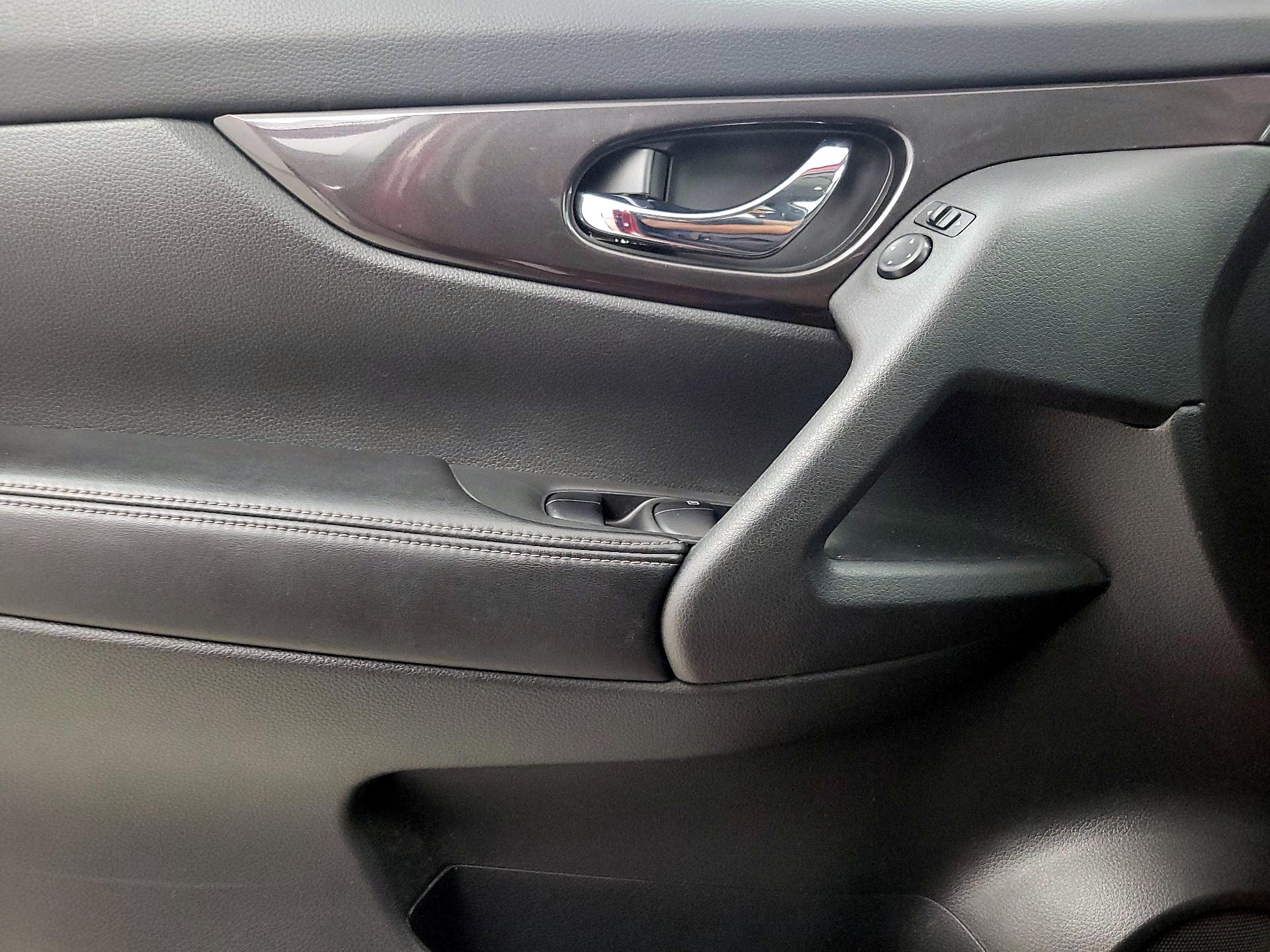 Thumbnail: 2019 Nissan Rogue - 12