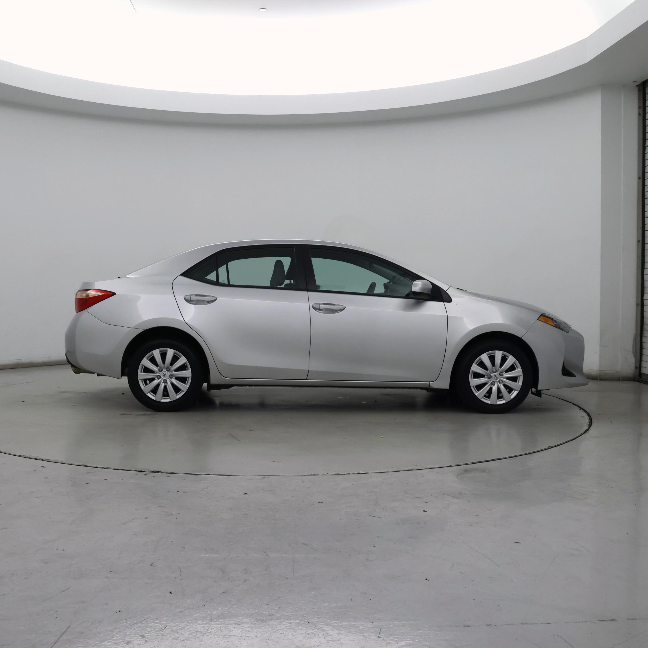 Thumbnail: 2018 Toyota Corolla - 7