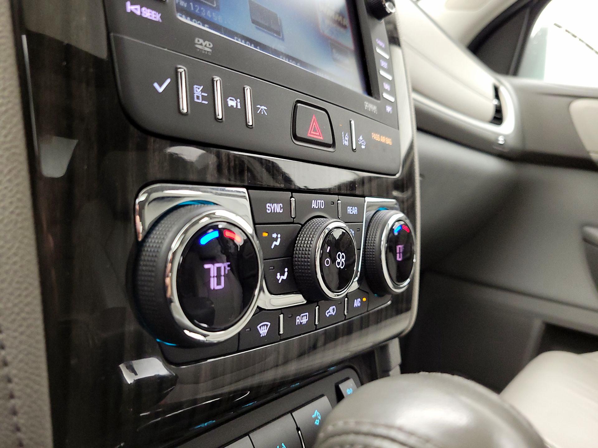 Thumbnail: 2014 Chevrolet Traverse - 17