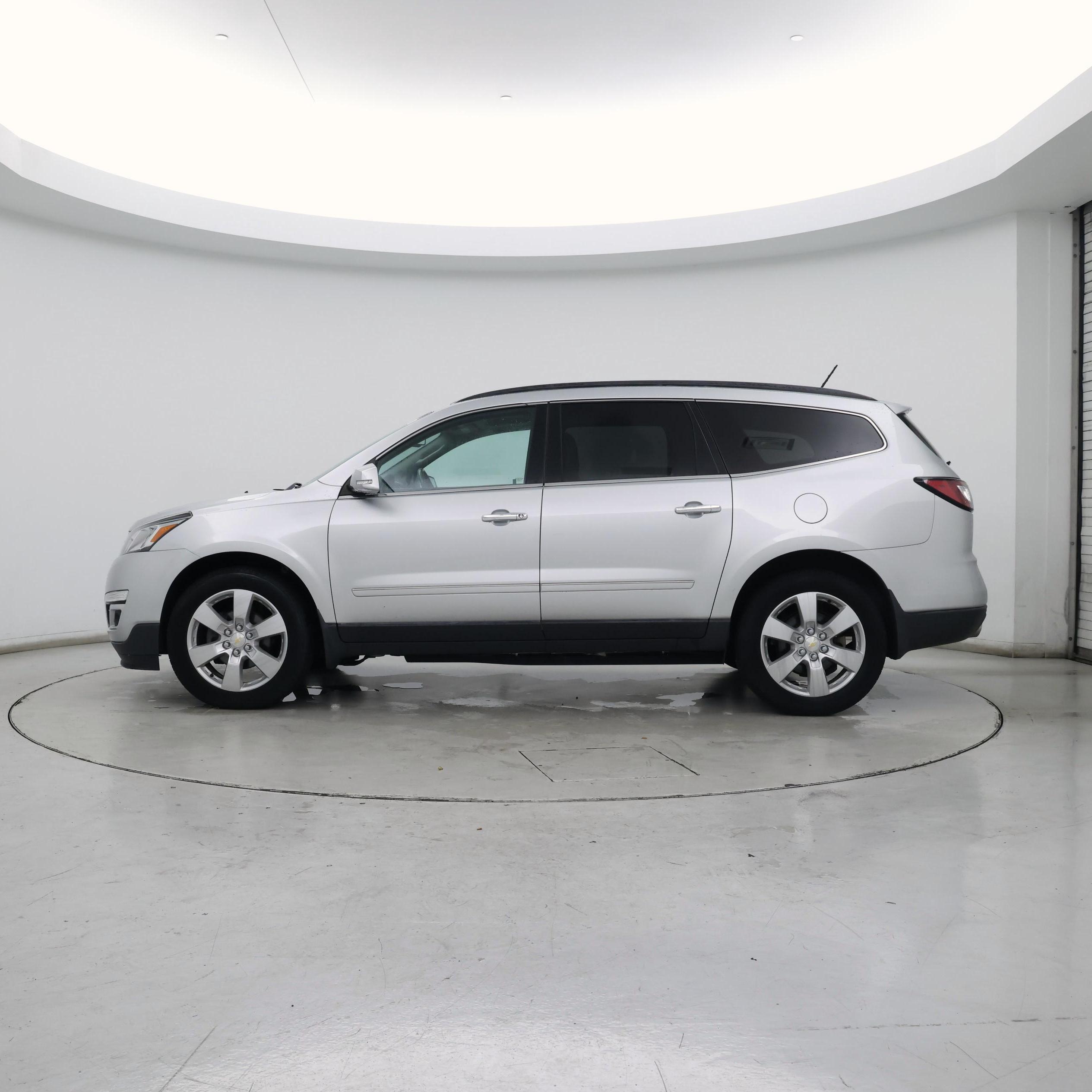 Thumbnail: 2014 Chevrolet Traverse - 3