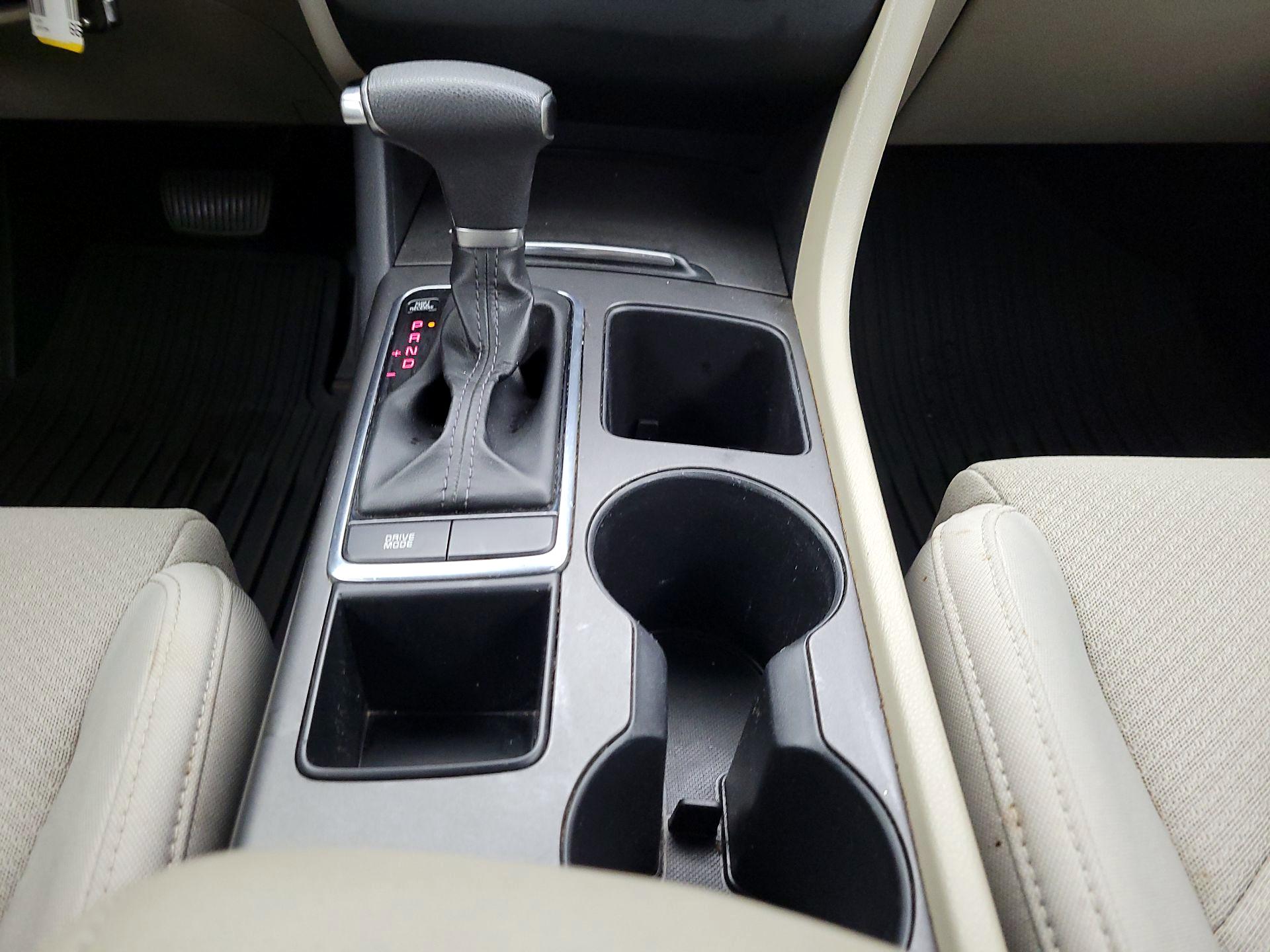 Thumbnail: 2016 Kia Optima - 17