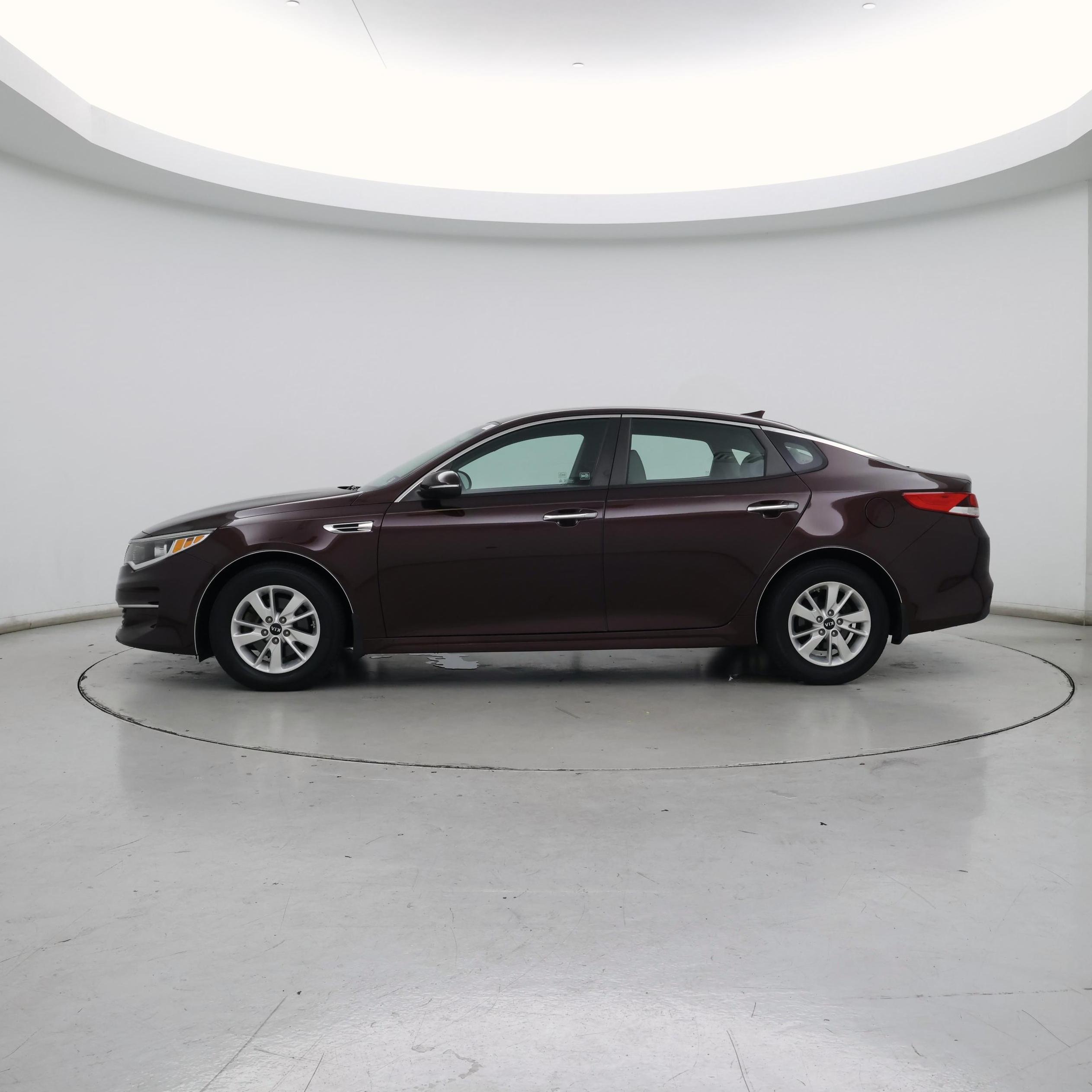 Thumbnail: 2016 Kia Optima - 3
