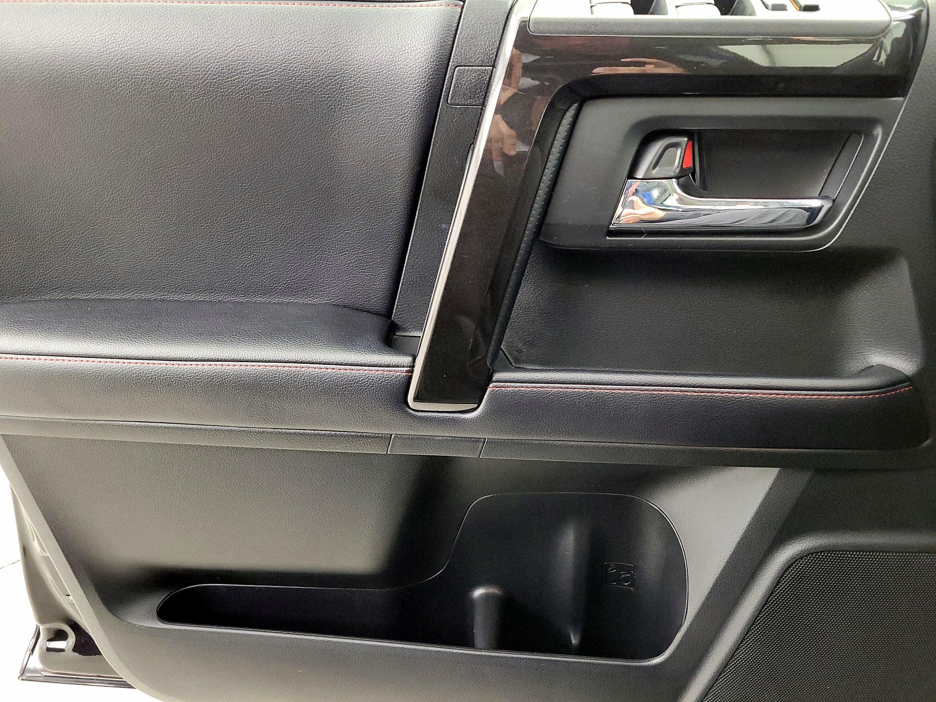 Thumbnail: 2019 Toyota 4Runner - 12
