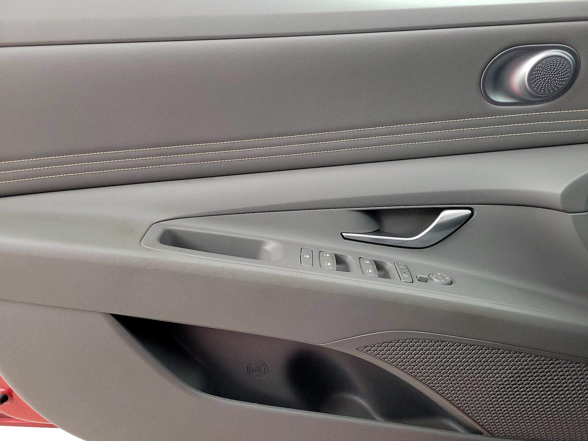 Thumbnail: 2021 Hyundai Elantra - 12