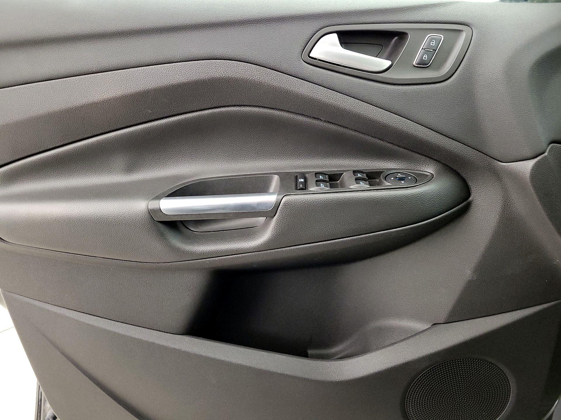 Thumbnail: 2016 Ford Escape - 12