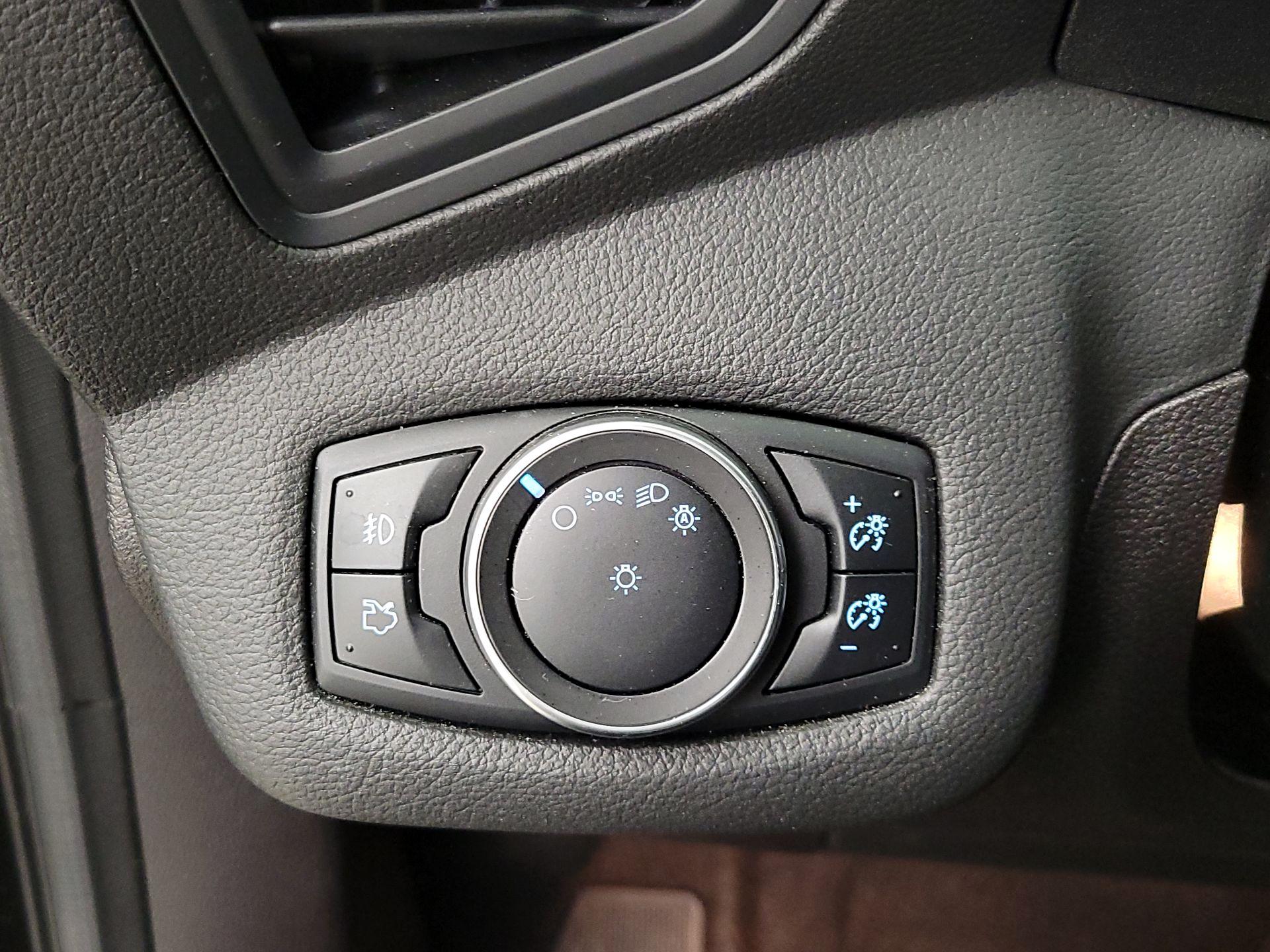 Thumbnail: 2016 Ford Escape - 13