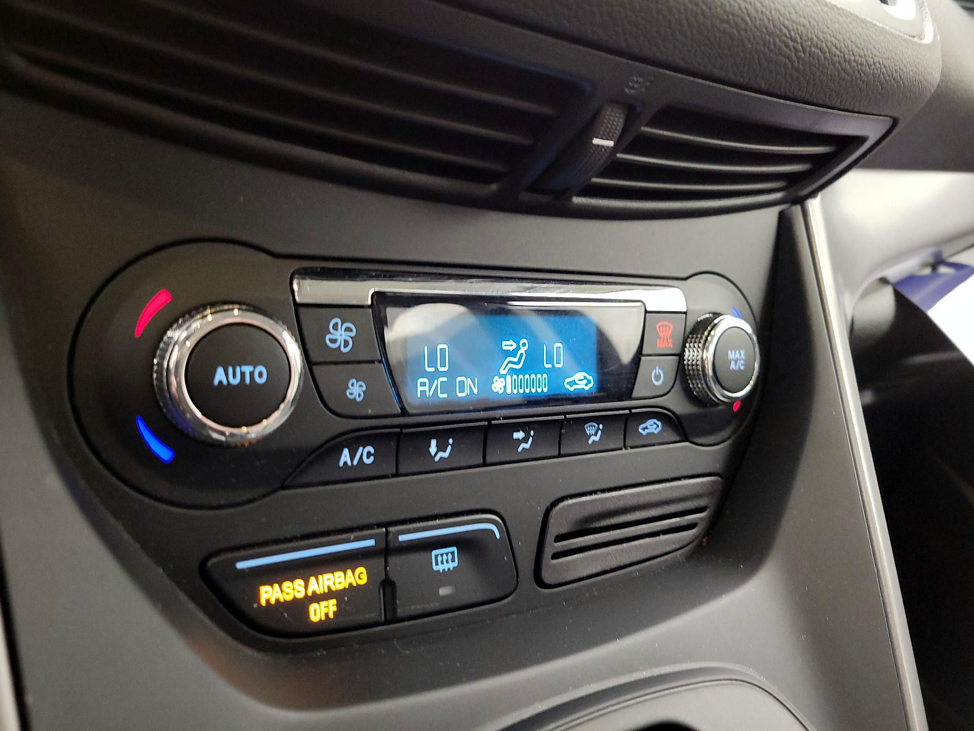 Thumbnail: 2016 Ford Escape - 17