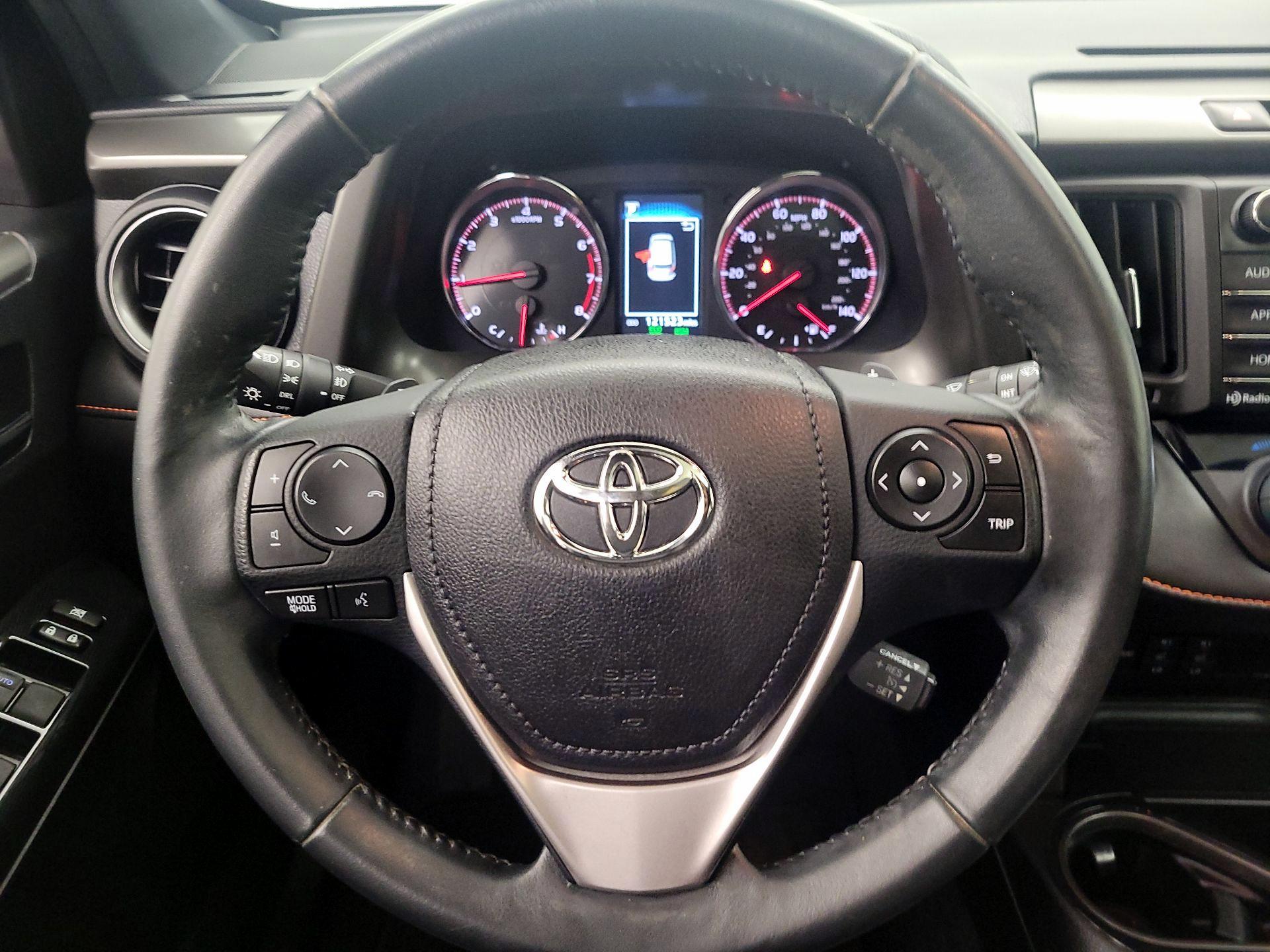 Thumbnail: 2016 Toyota RAV4 - 10
