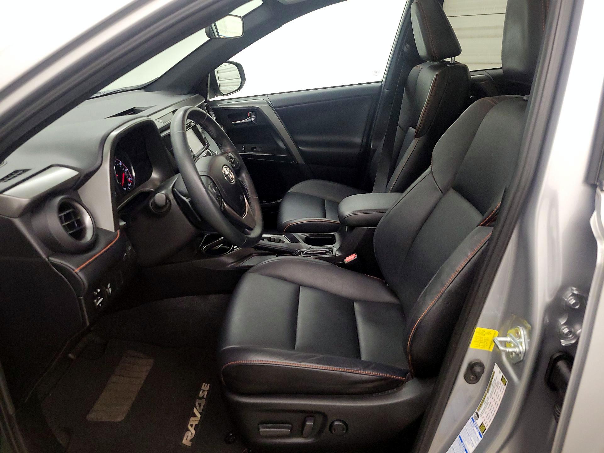 Thumbnail: 2016 Toyota RAV4 - 11
