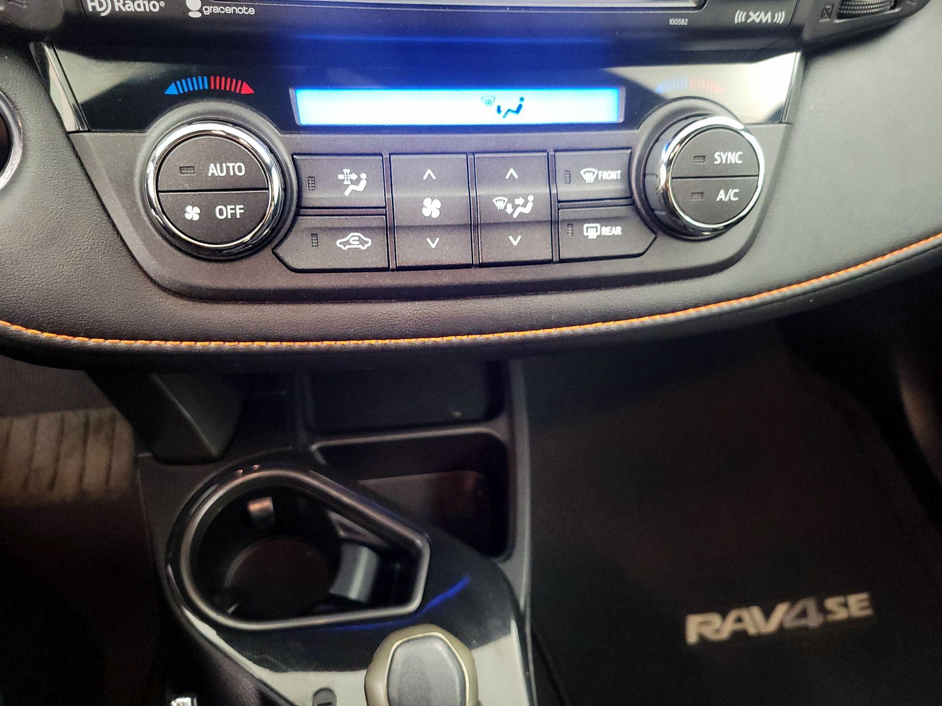 Thumbnail: 2016 Toyota RAV4 - 16