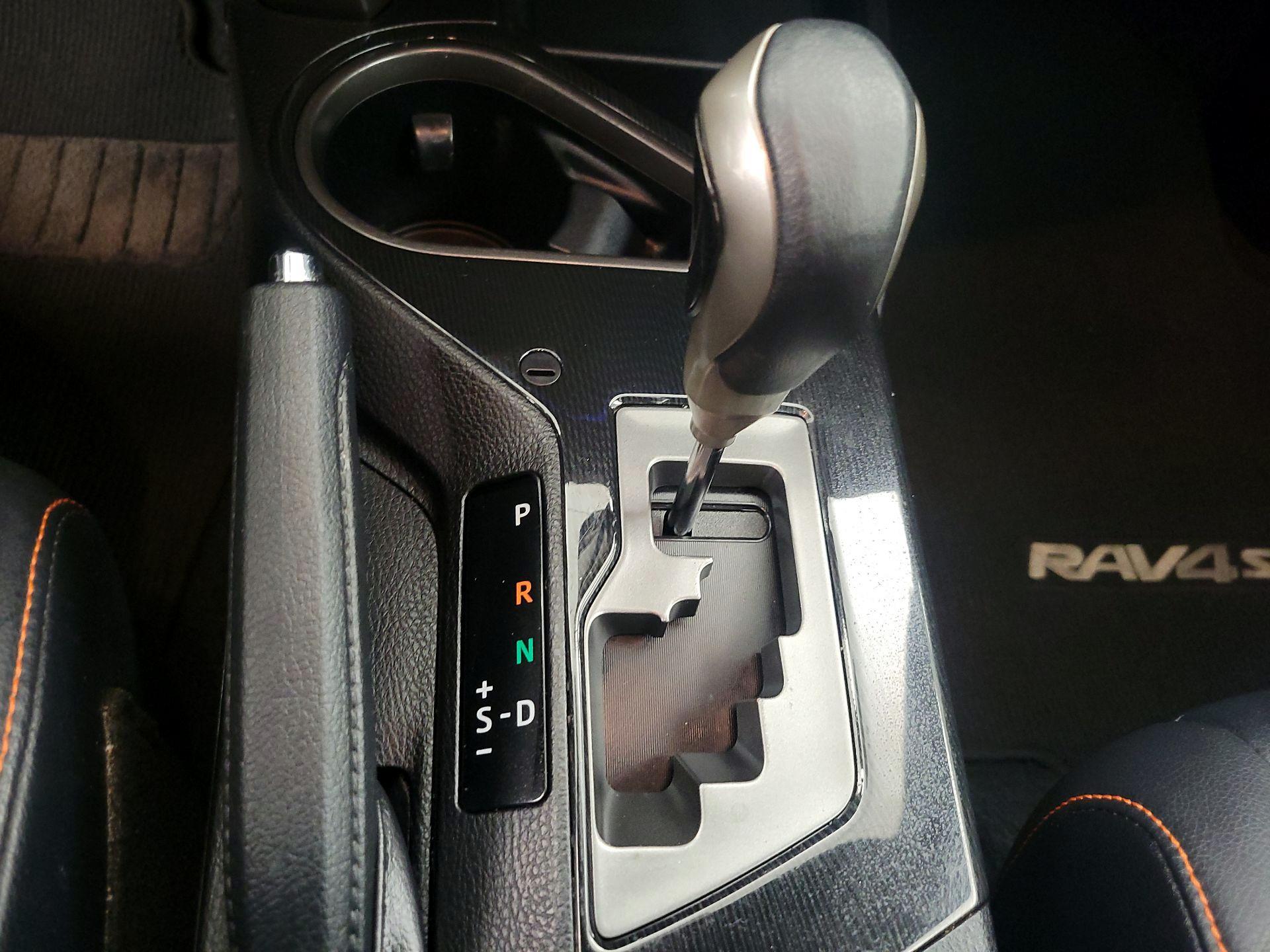 Thumbnail: 2016 Toyota RAV4 - 17