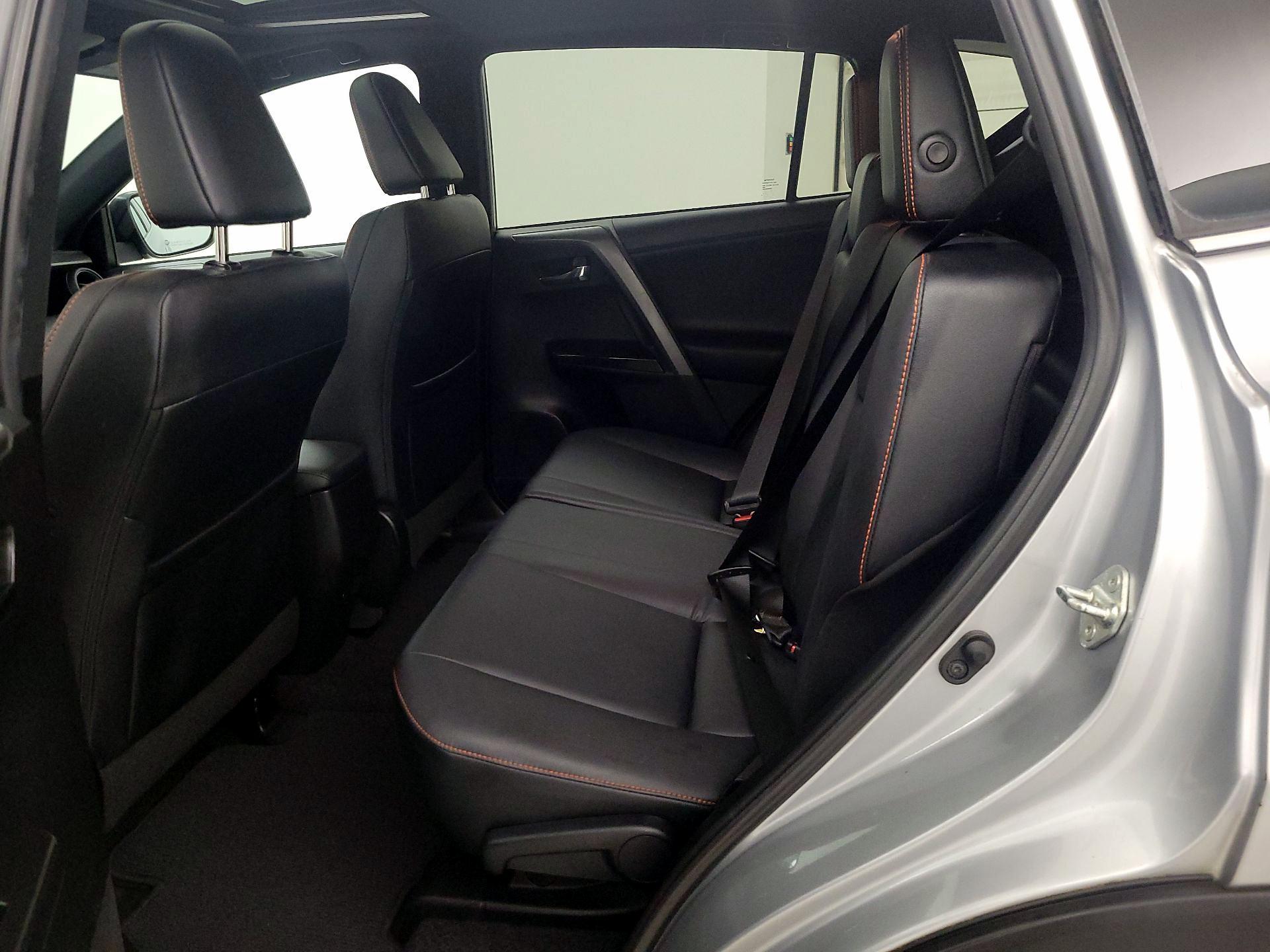 Thumbnail: 2016 Toyota RAV4 - 20