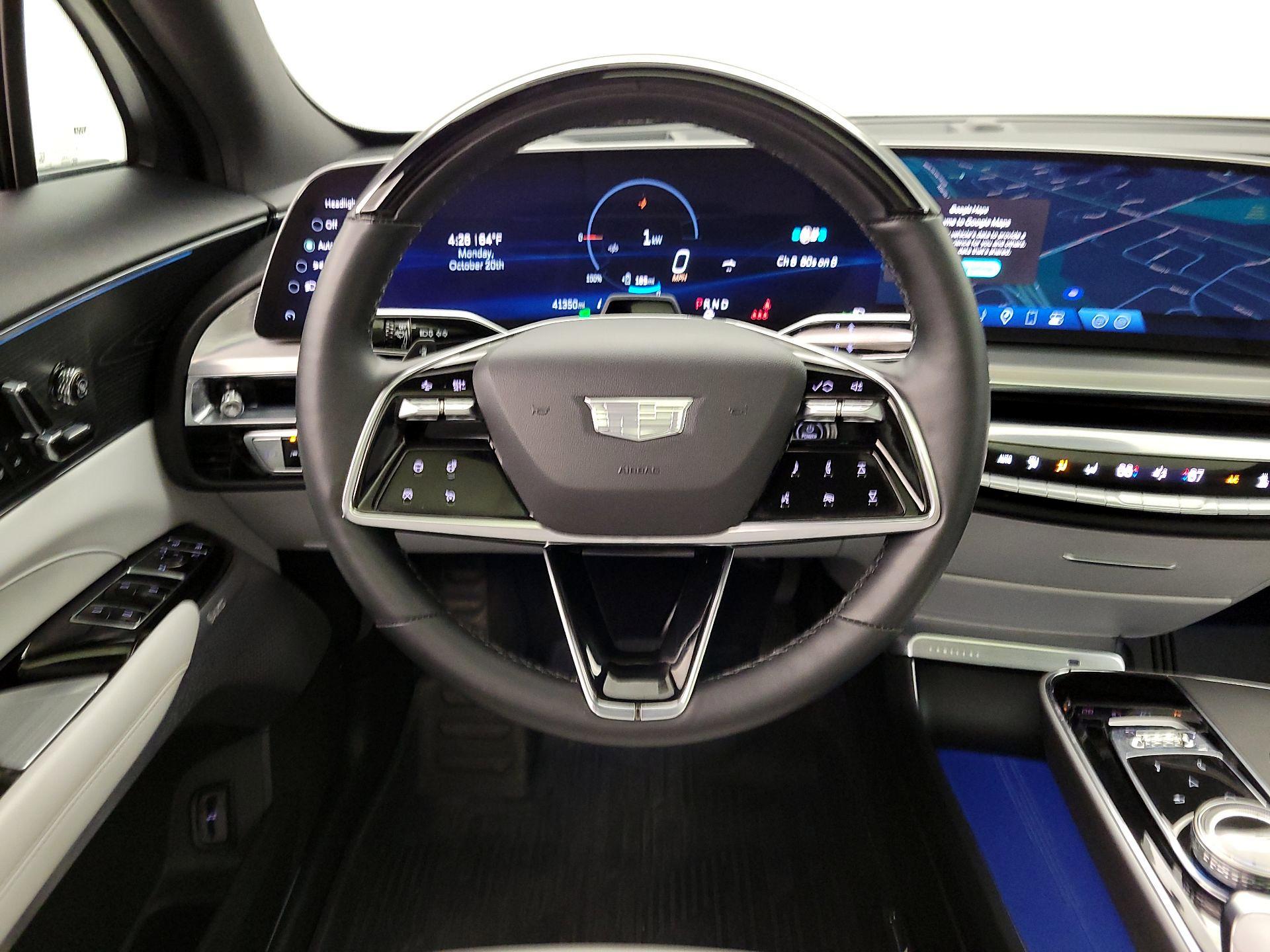 Thumbnail: 2024 Cadillac Lyriq - 10