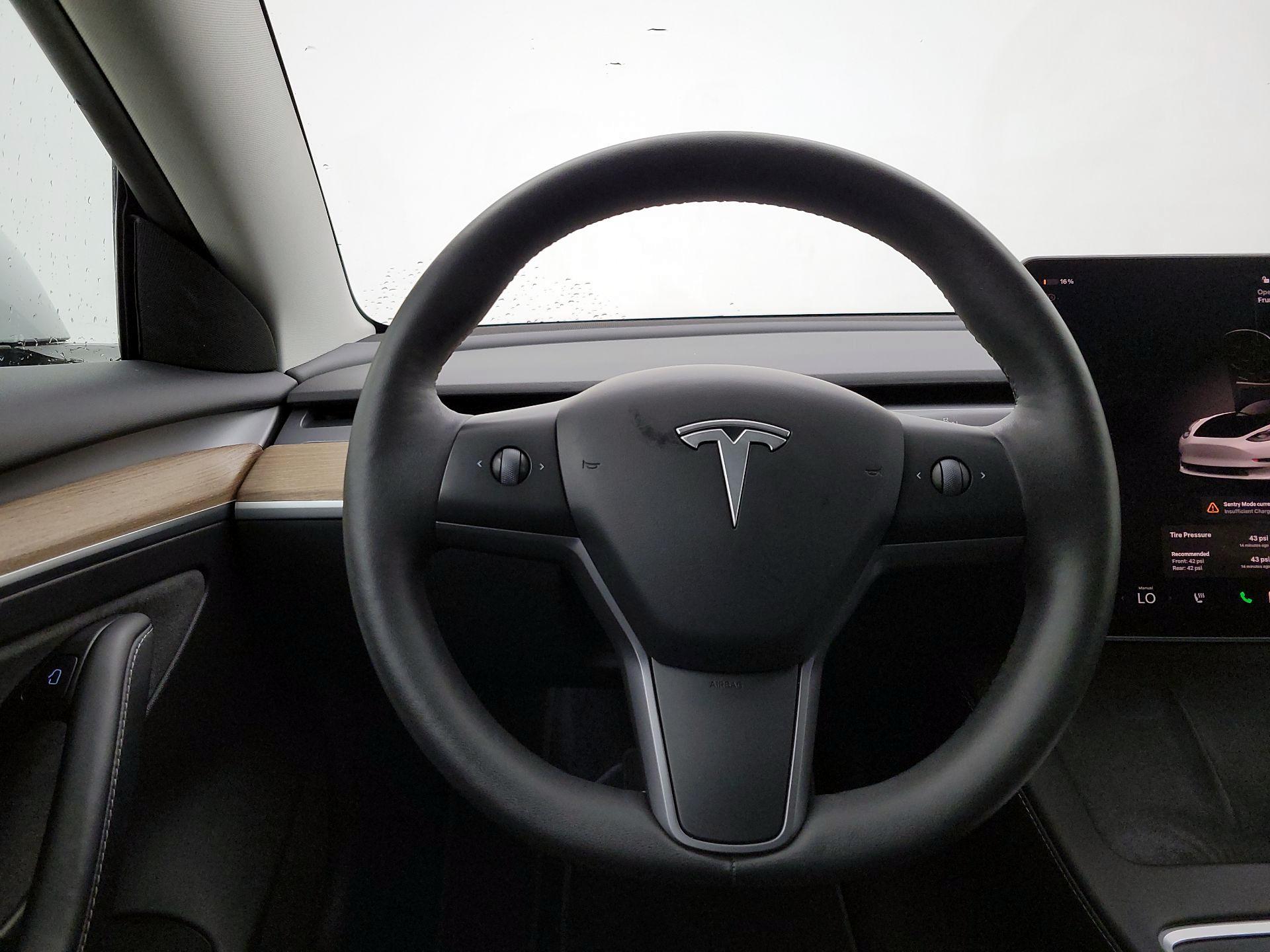 Thumbnail: 2023 Tesla Model 3 - 10
