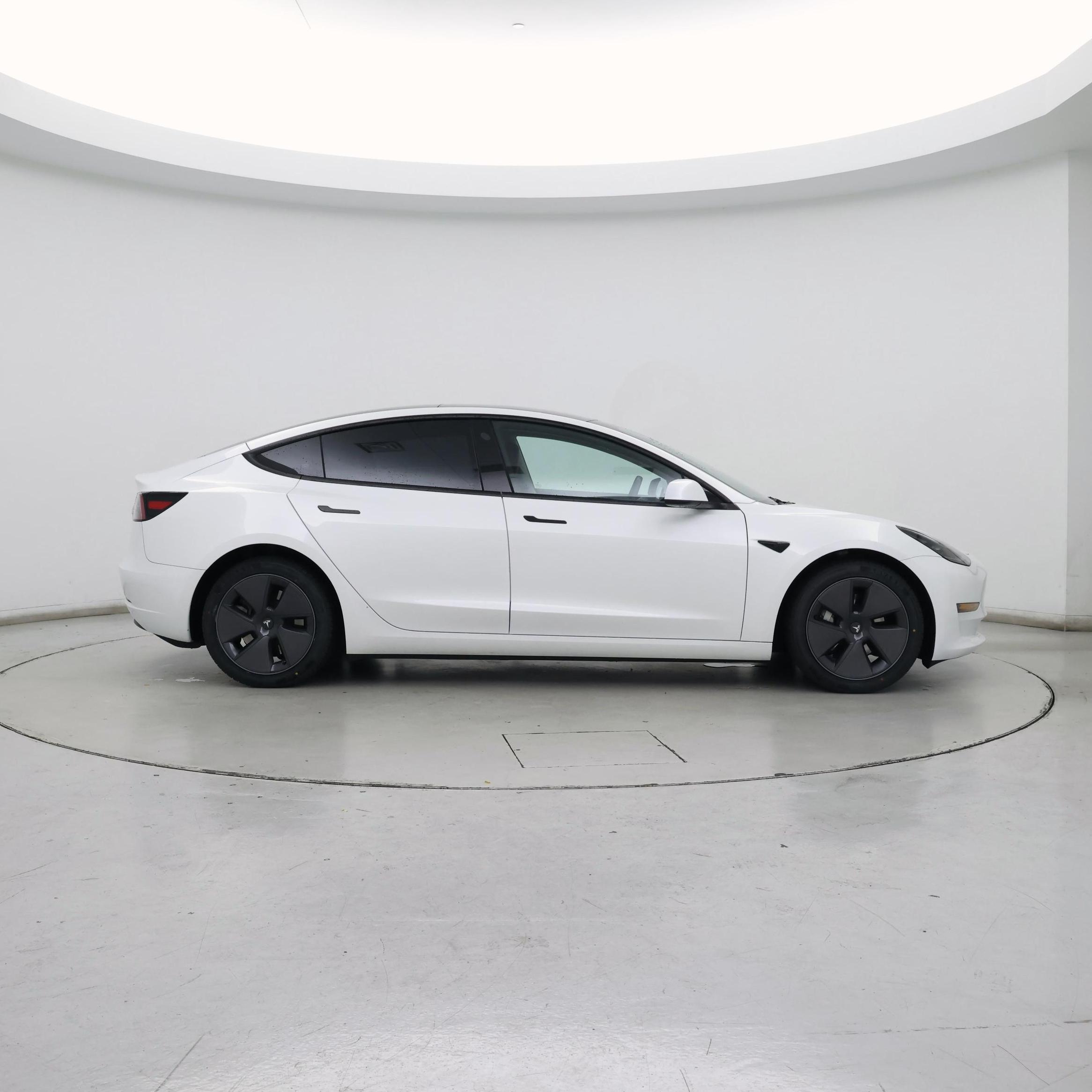 Thumbnail: 2023 Tesla Model 3 - 7