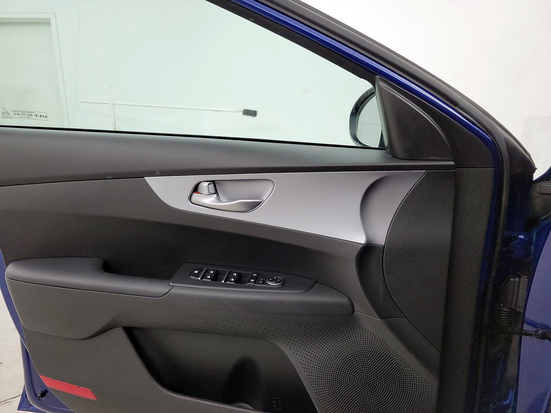 Thumbnail: 2023 Kia Forte - 12