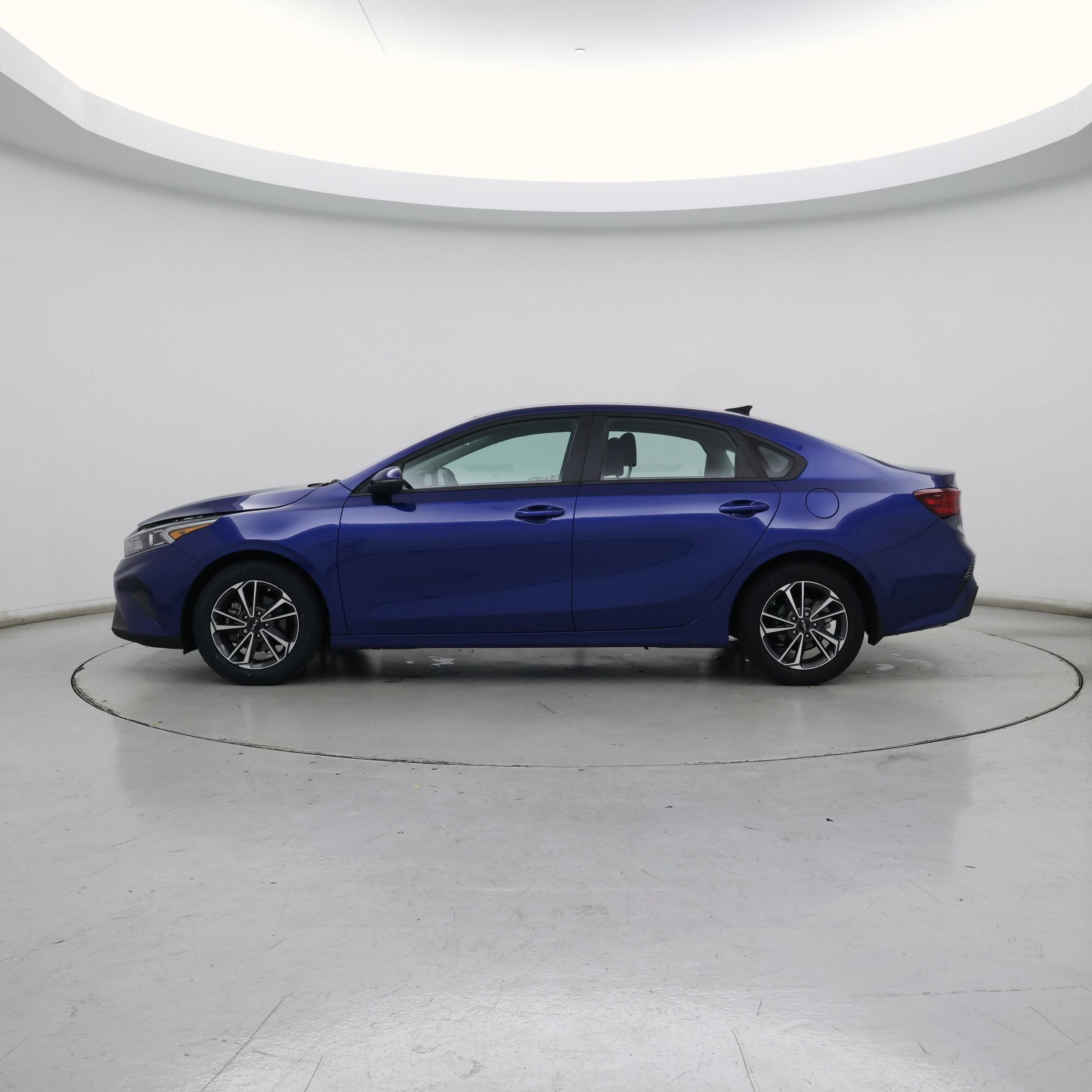 Thumbnail: 2023 Kia Forte - 3