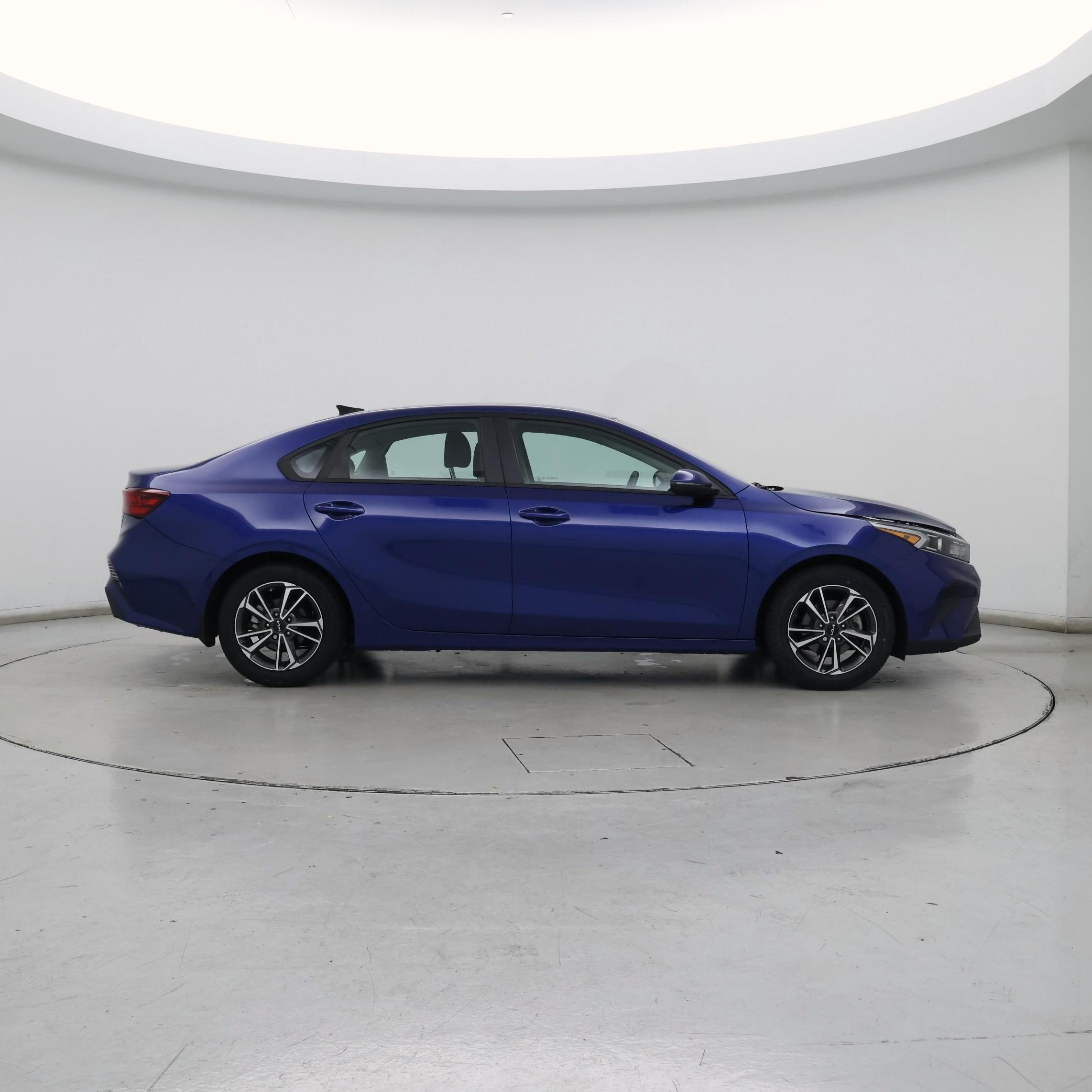 Thumbnail: 2023 Kia Forte - 7