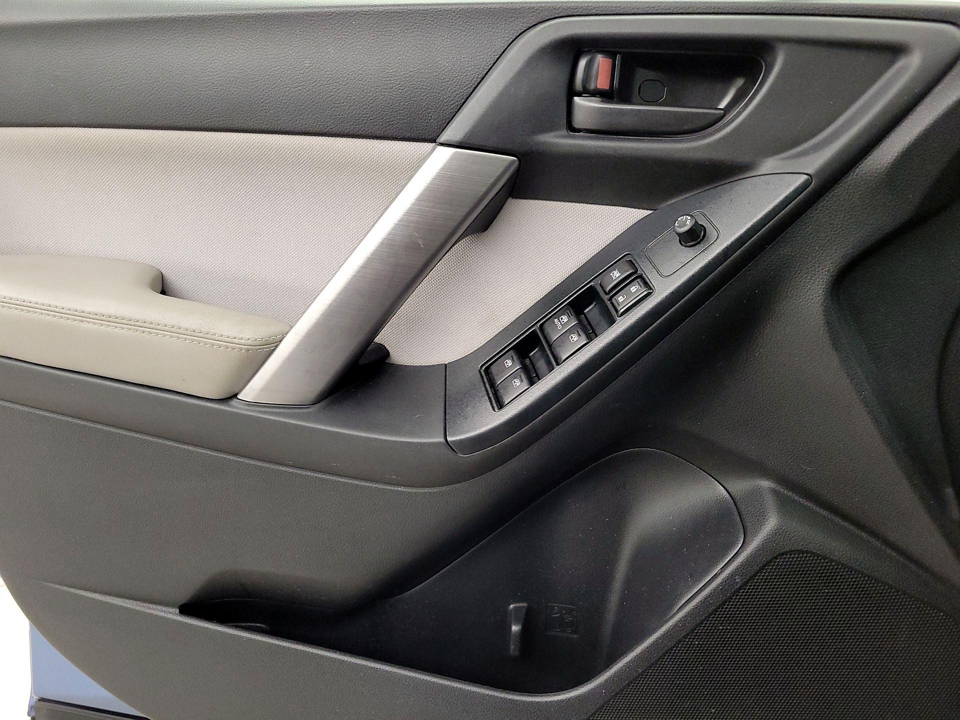 Thumbnail: 2016 Subaru Forester - 12