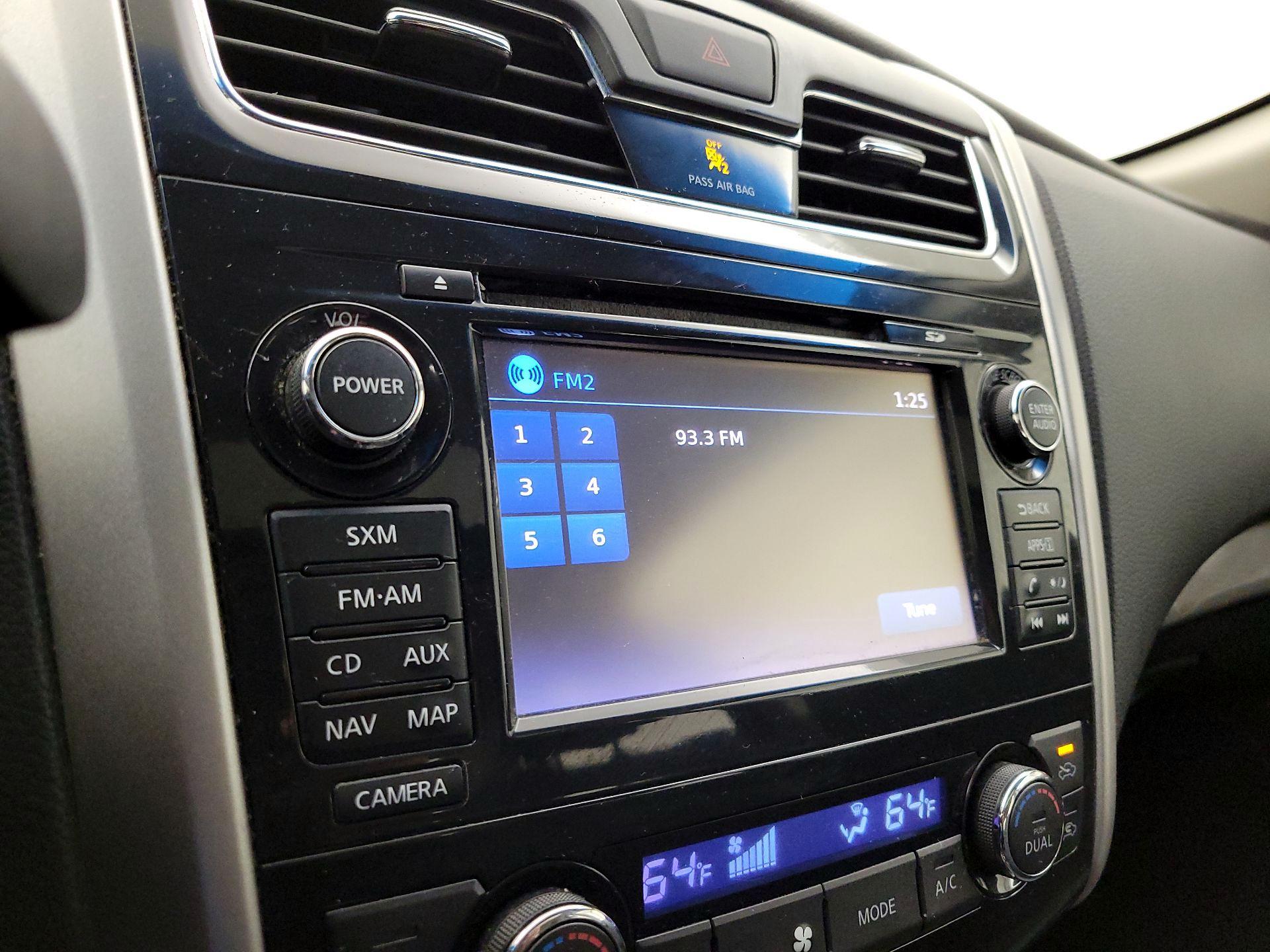 Thumbnail: 2014 Nissan Altima - 16