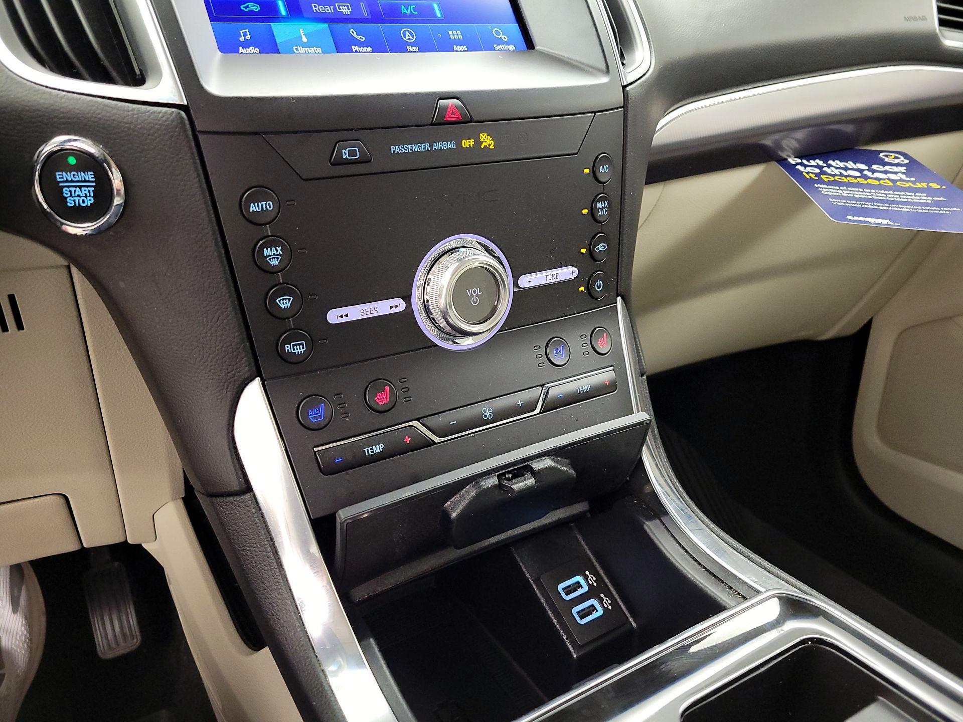 Thumbnail: 2020 Ford Edge - 17