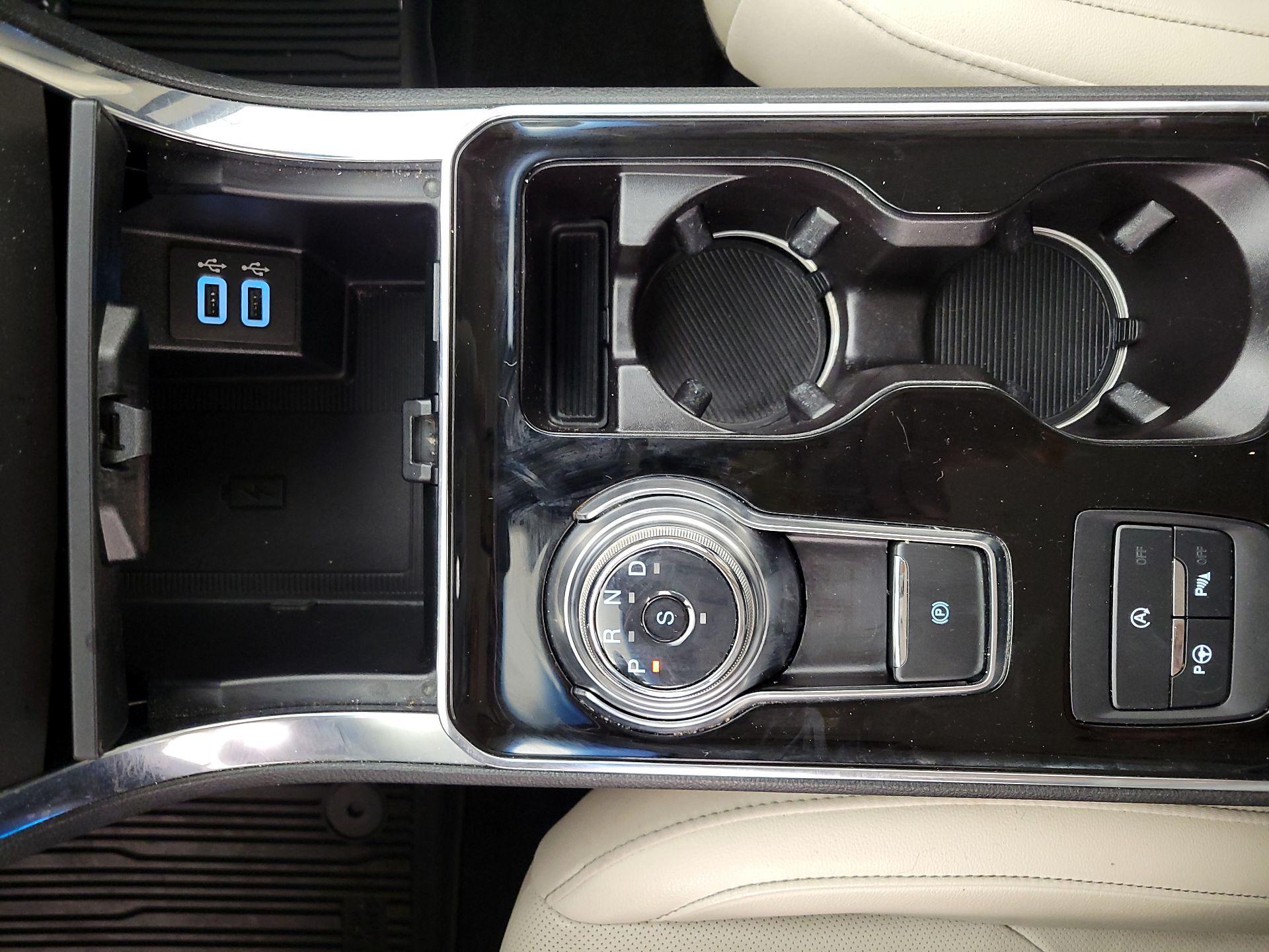 Thumbnail: 2020 Ford Edge - 18