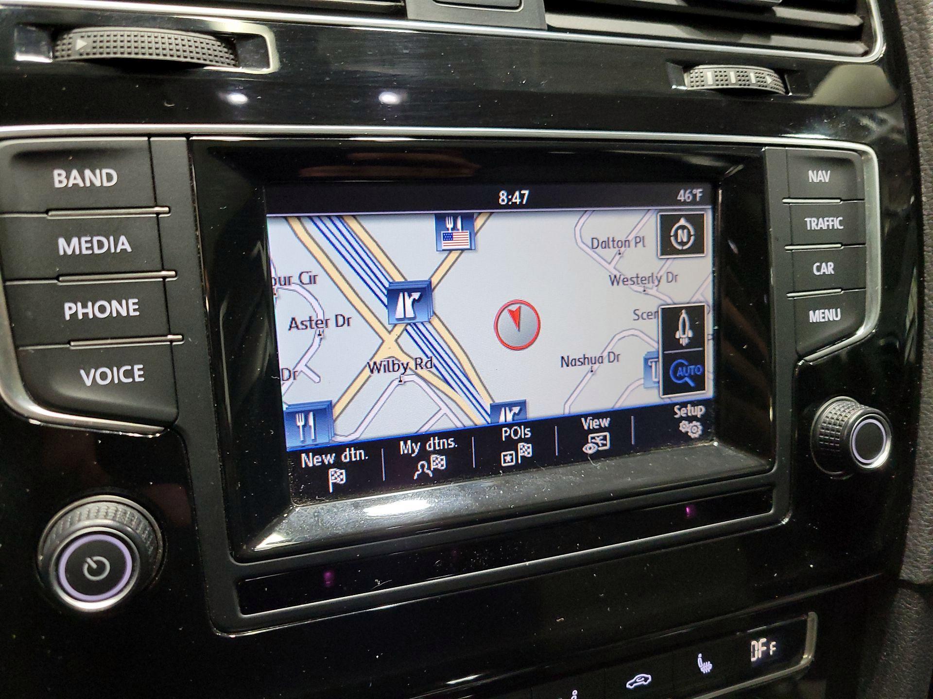 Thumbnail: 2015 Volkswagen Golf - 14