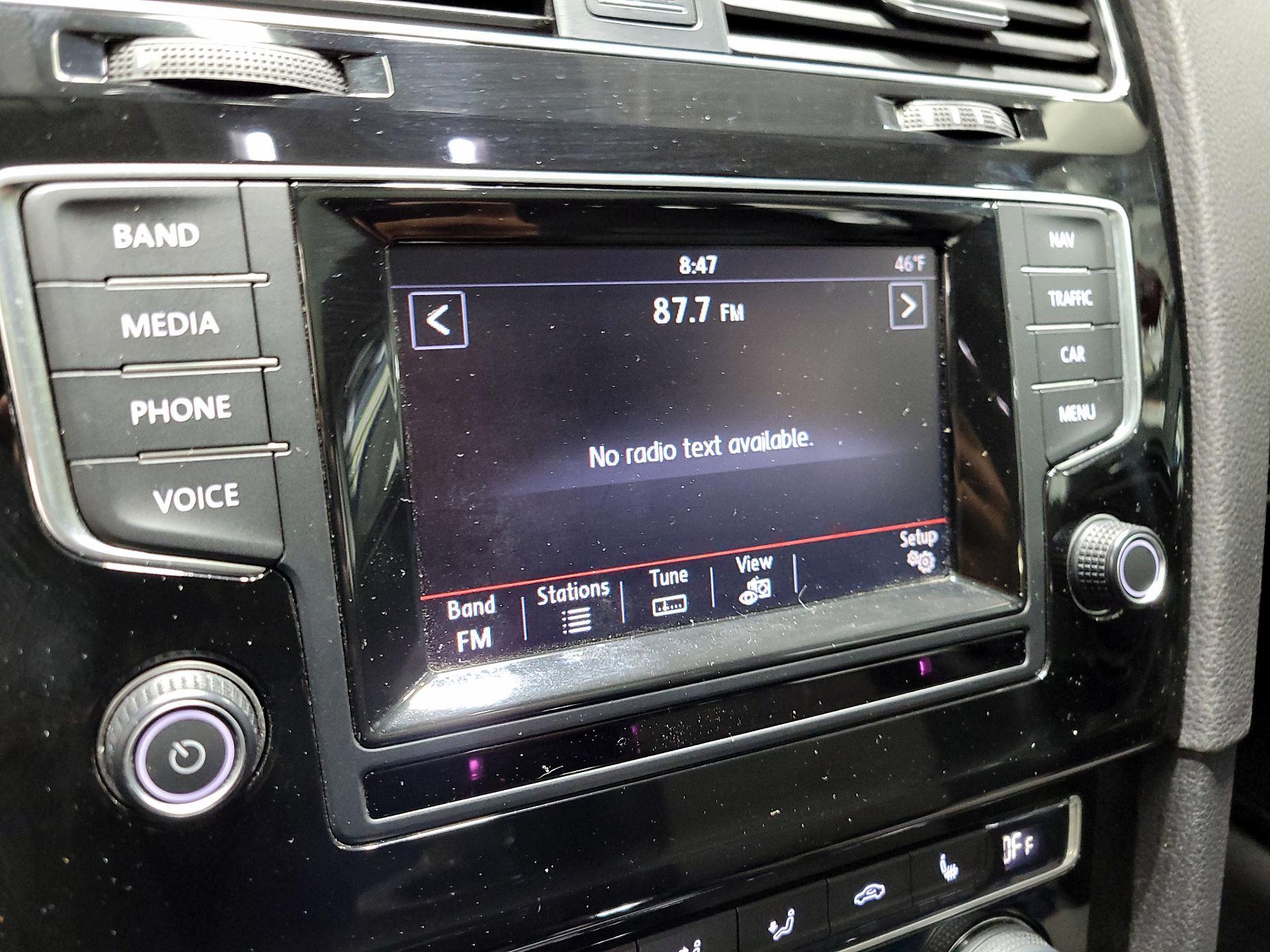 Thumbnail: 2015 Volkswagen Golf - 16