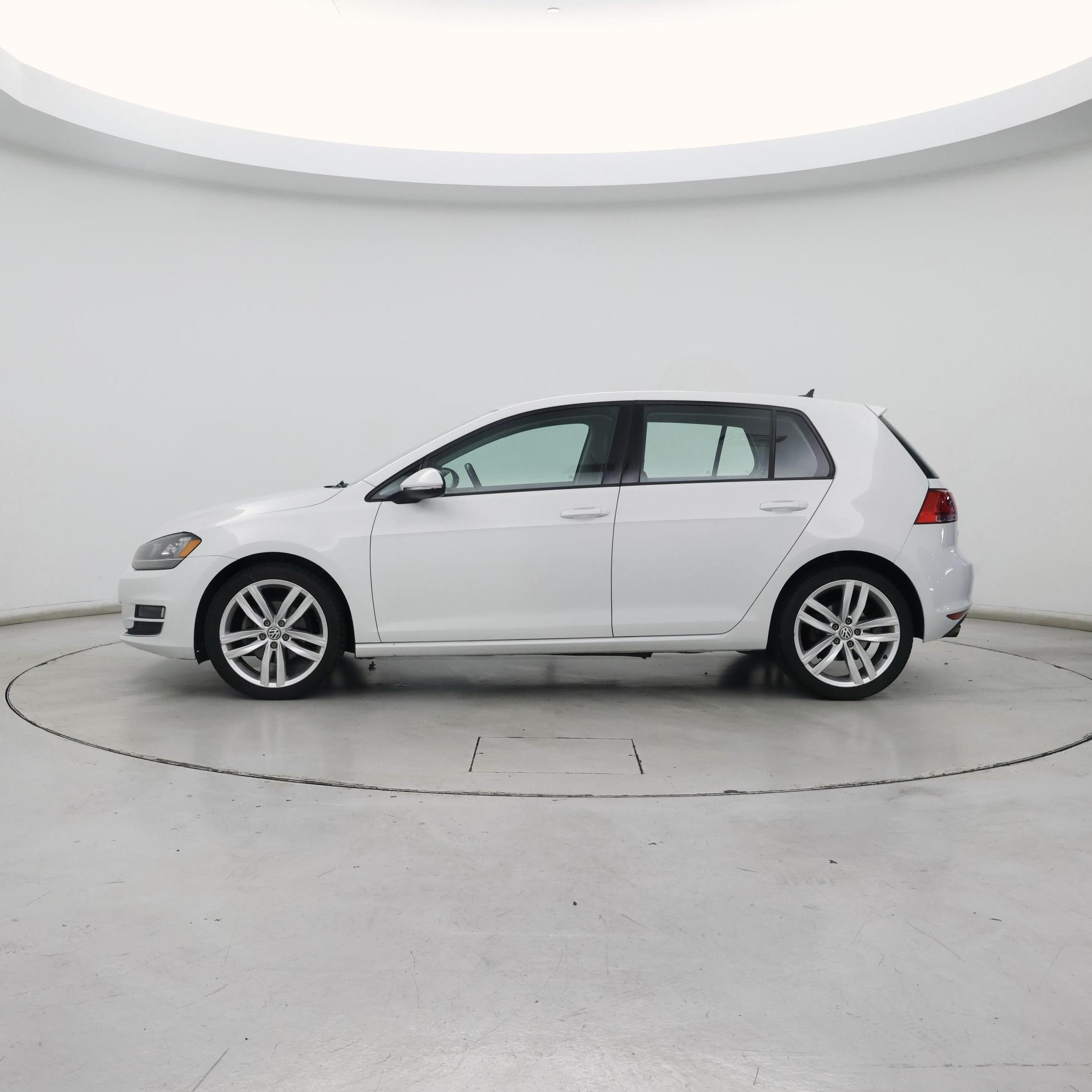 Thumbnail: 2015 Volkswagen Golf - 3