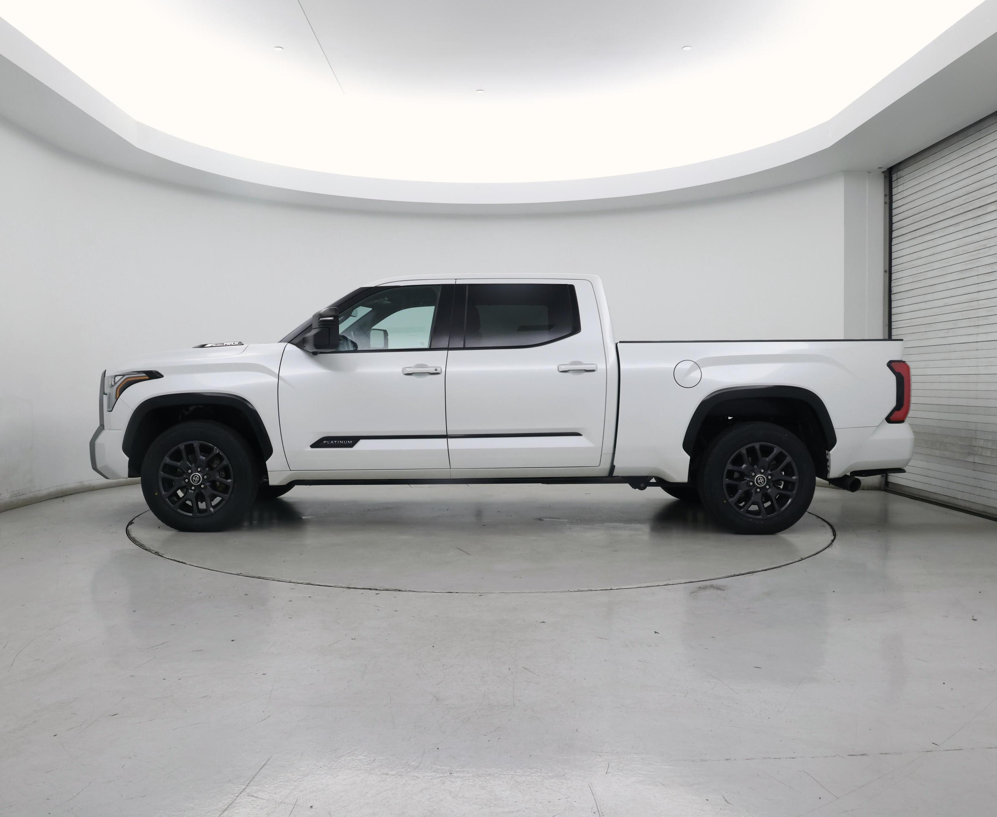 Thumbnail: 2022 Toyota Tundra - 3