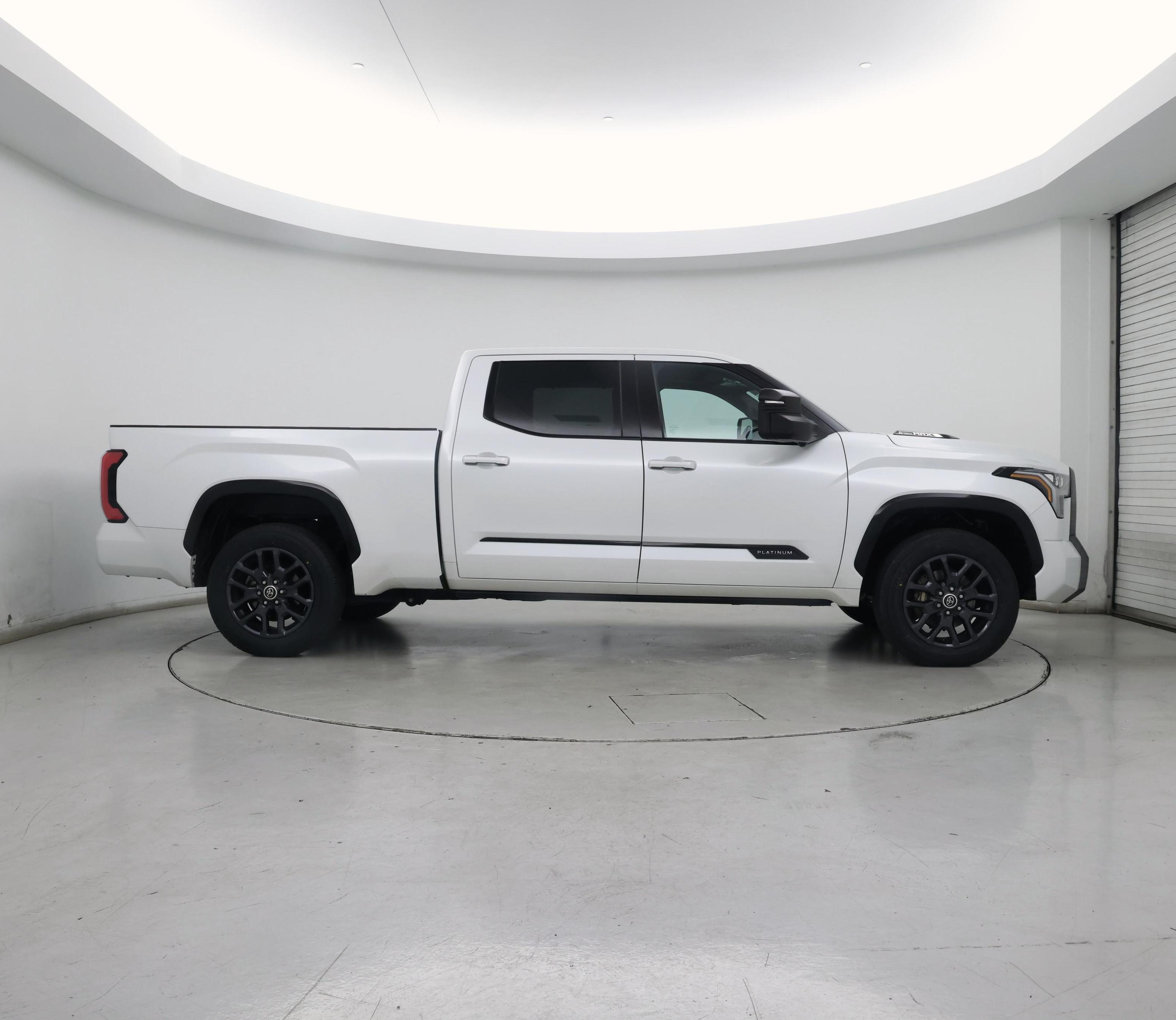 Thumbnail: 2022 Toyota Tundra - 7