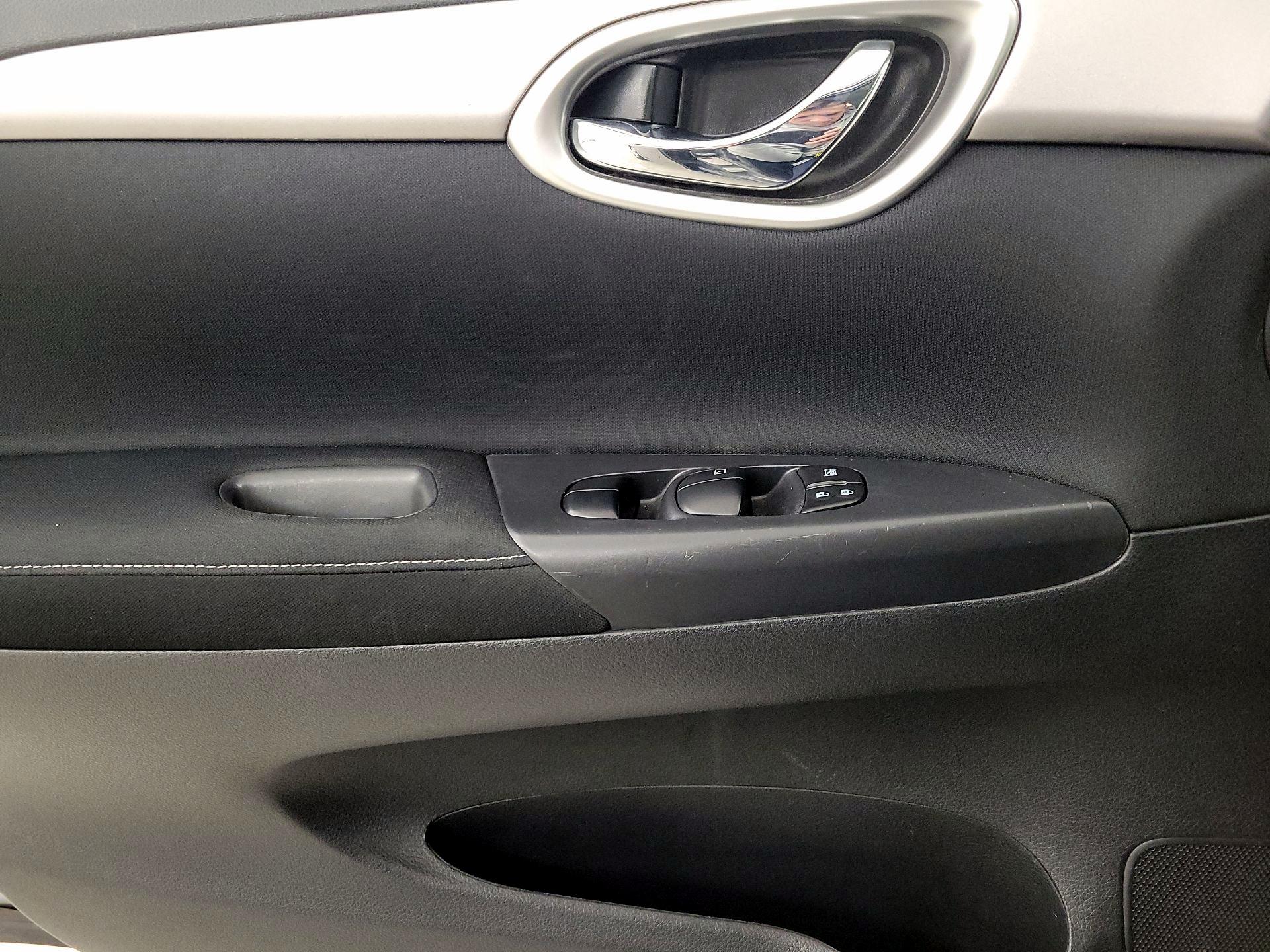 Thumbnail: 2015 Nissan Sentra - 12