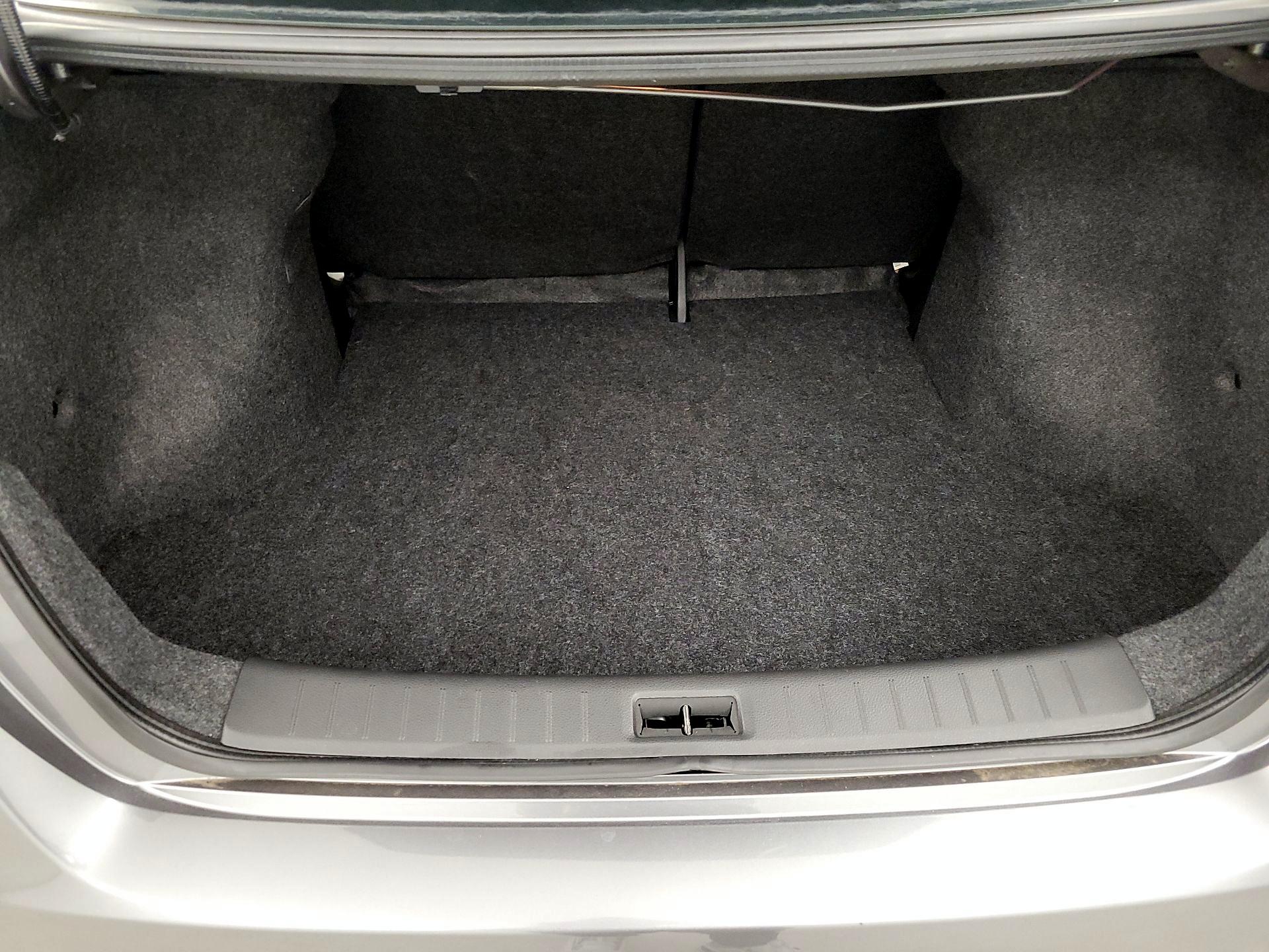 Thumbnail: 2015 Nissan Sentra - 20