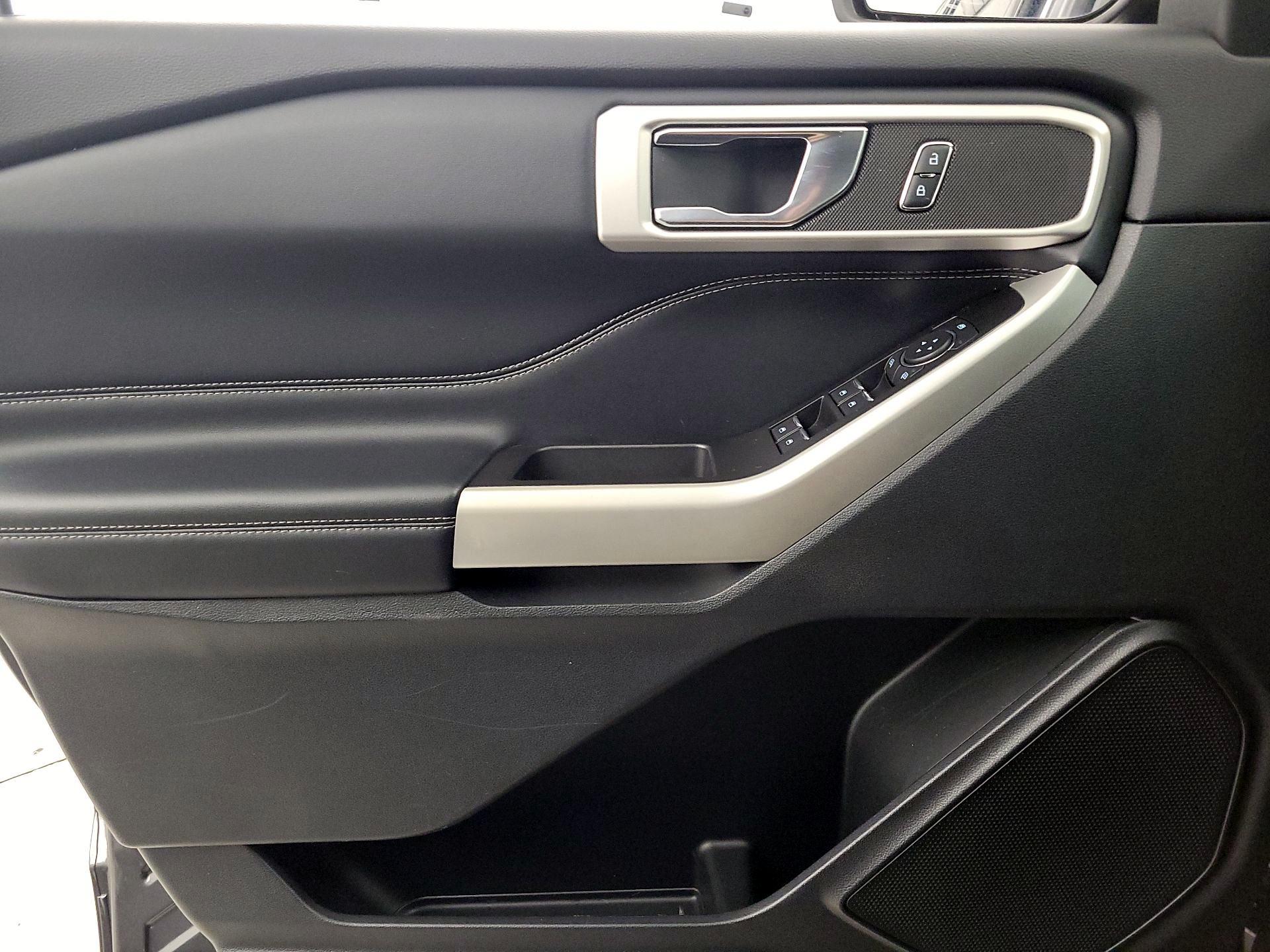 Thumbnail: 2020 Ford Explorer - 12