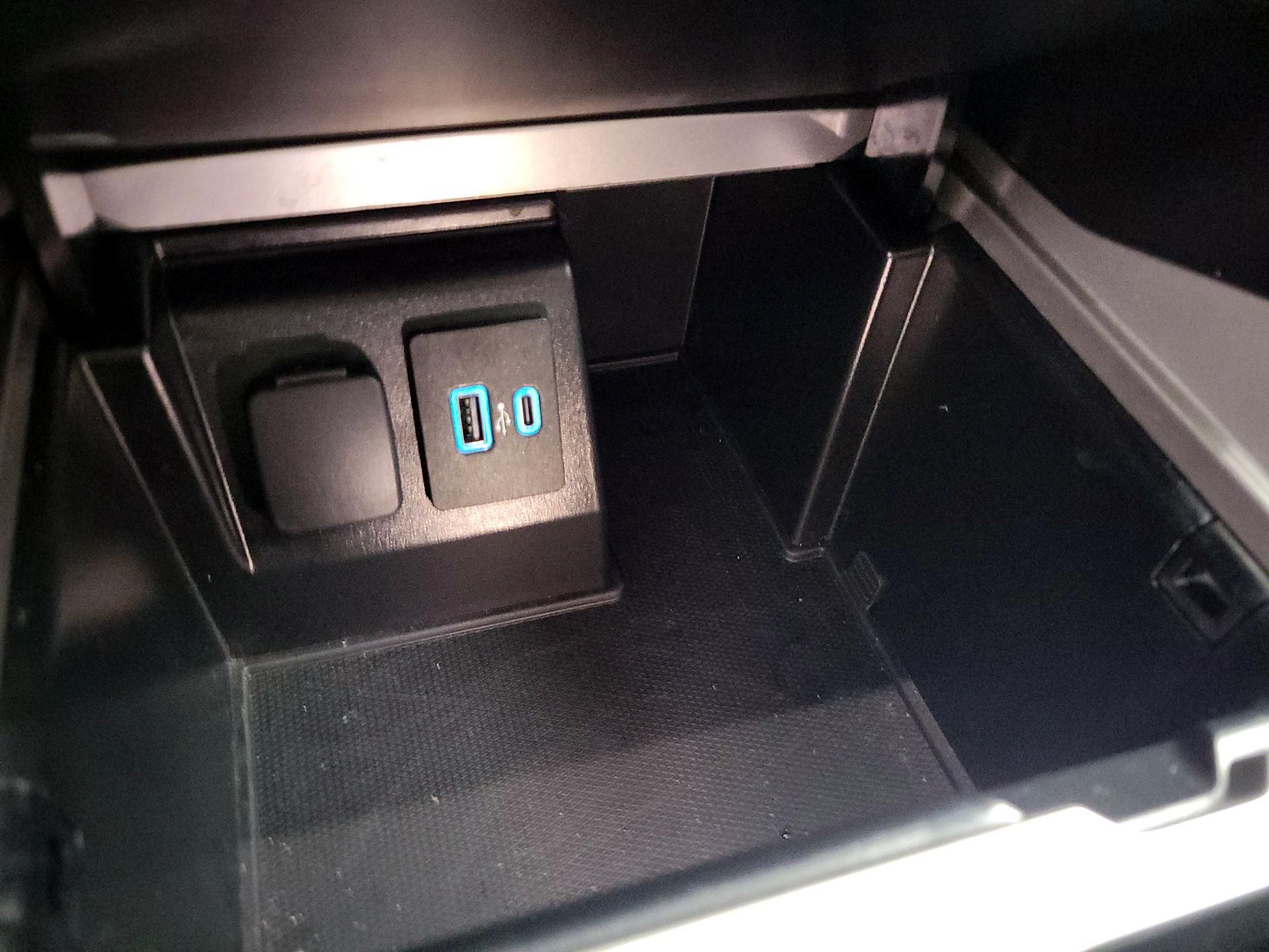 Thumbnail: 2020 Ford Explorer - 19