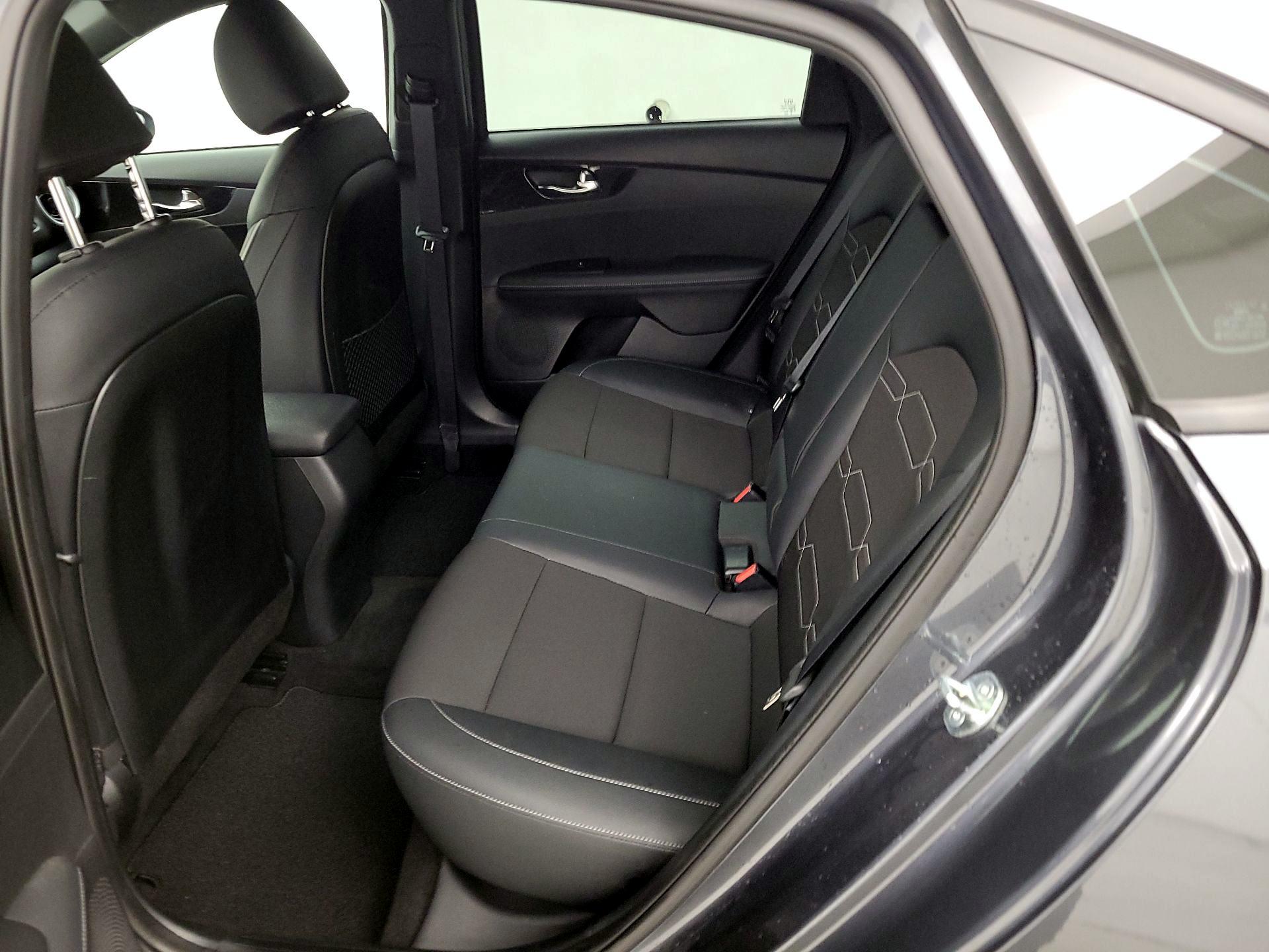 Thumbnail: 2023 Kia Forte - 19