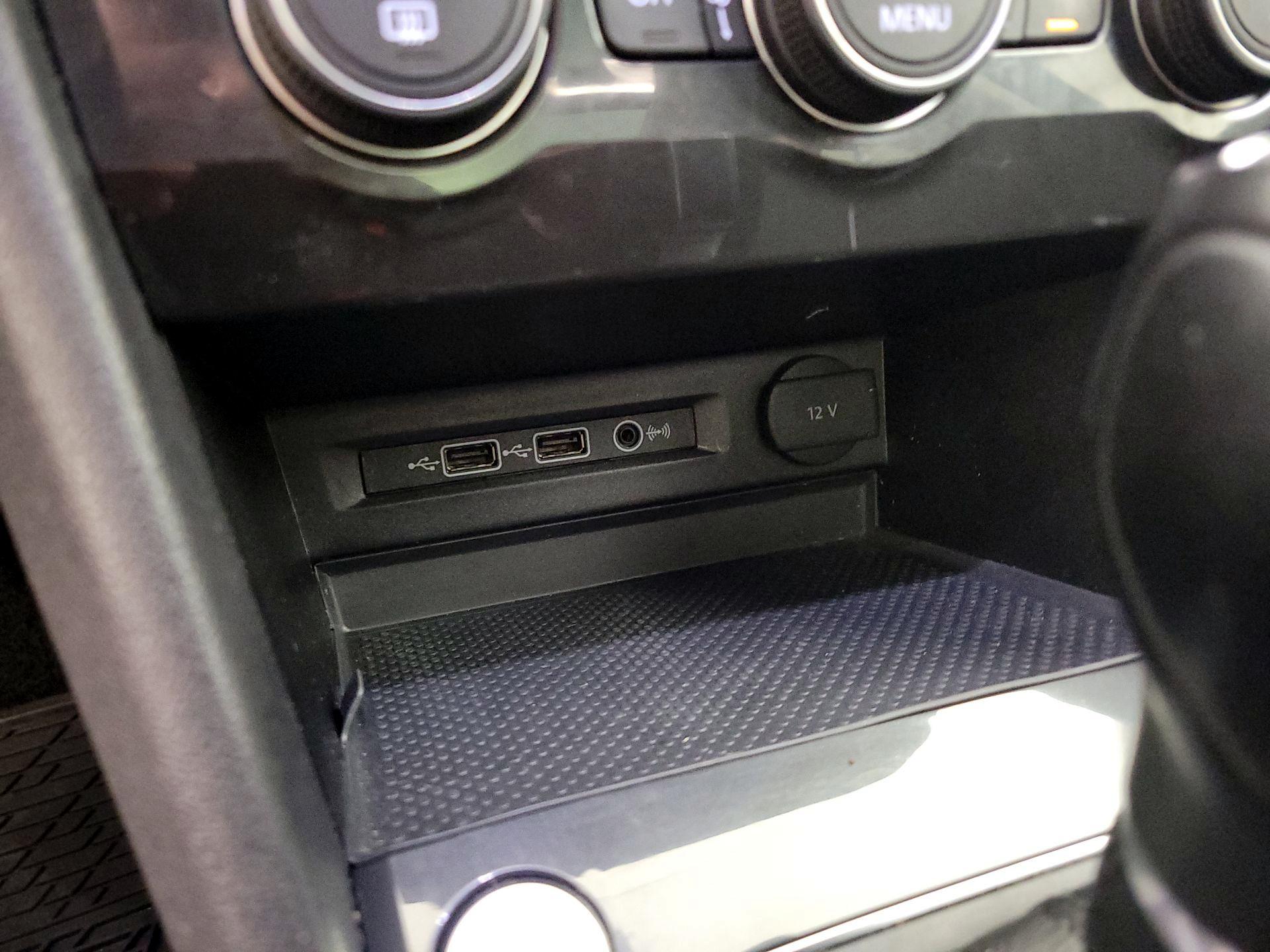 Thumbnail: 2019 Volkswagen Tiguan - 18