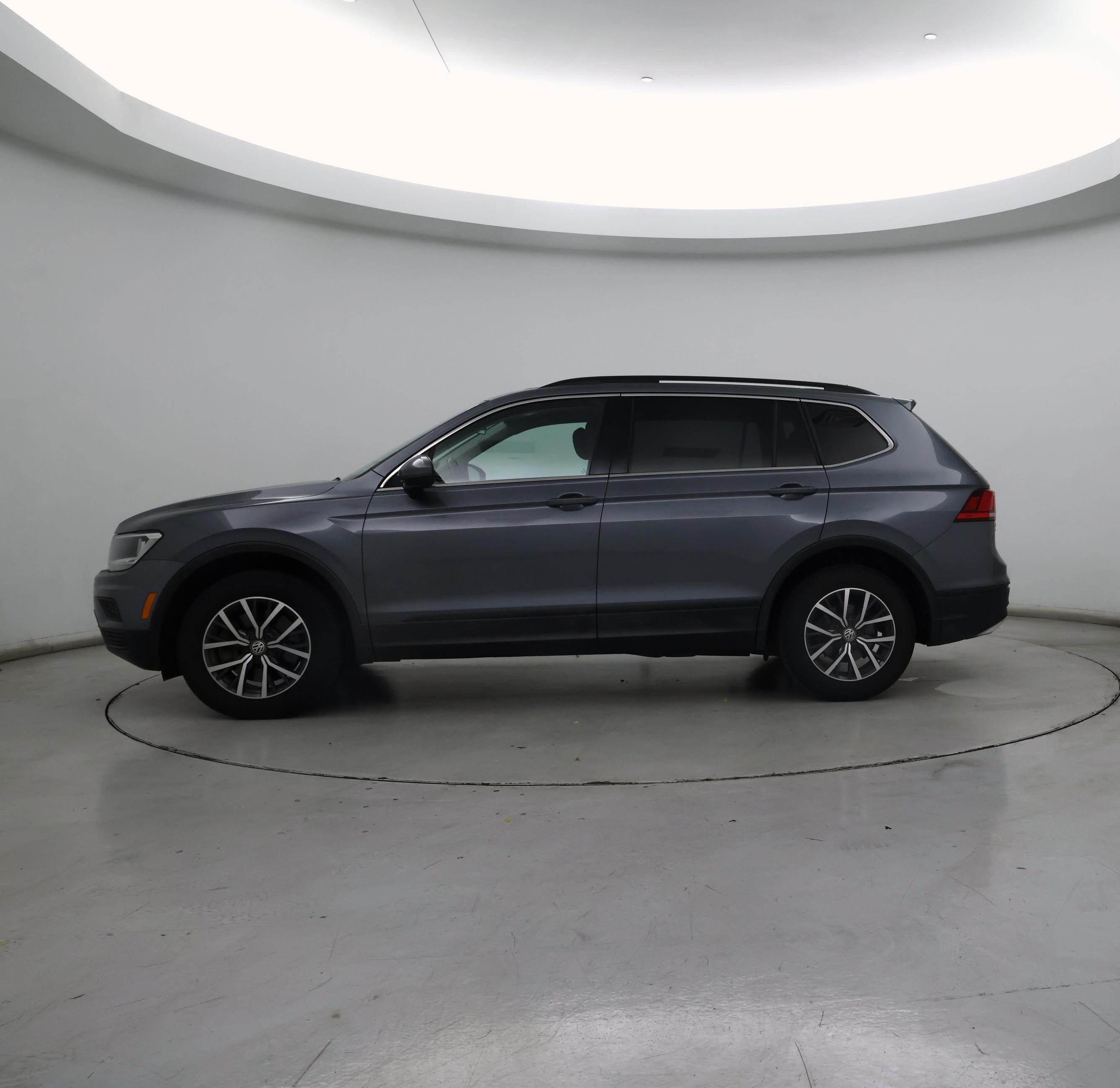 Thumbnail: 2019 Volkswagen Tiguan - 3