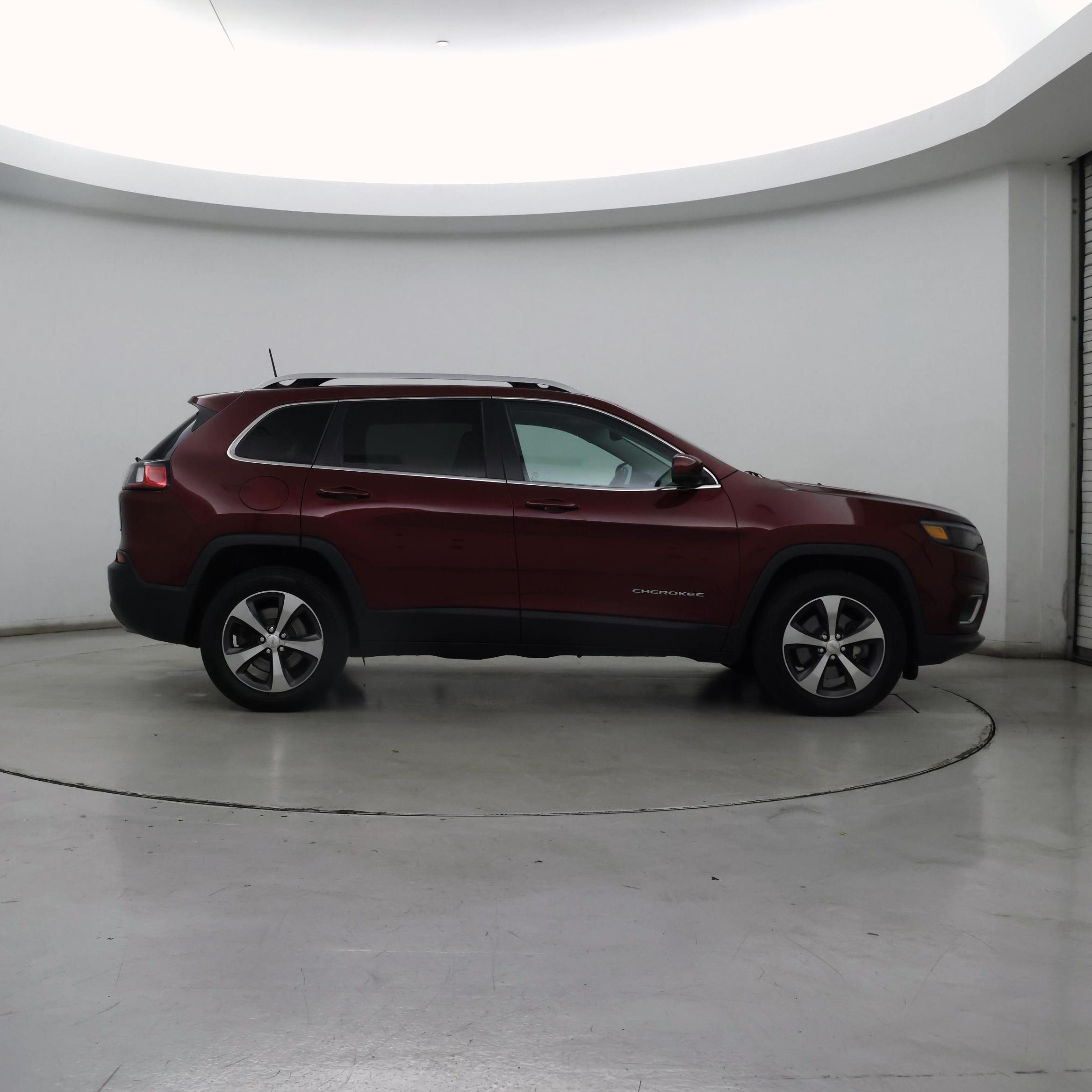Thumbnail: 2019 Jeep Cherokee - 7