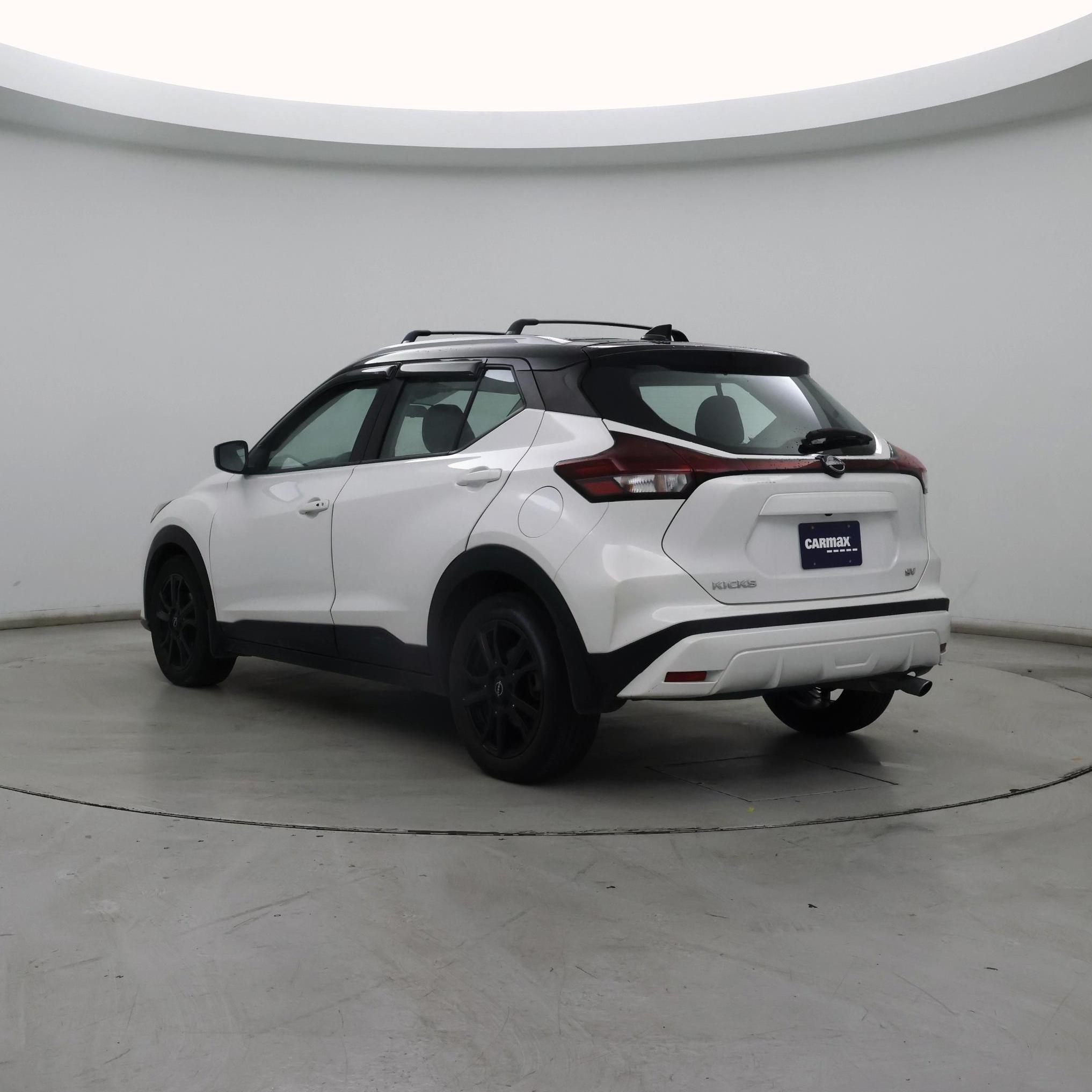 Thumbnail: 2023 Nissan Kicks - 2
