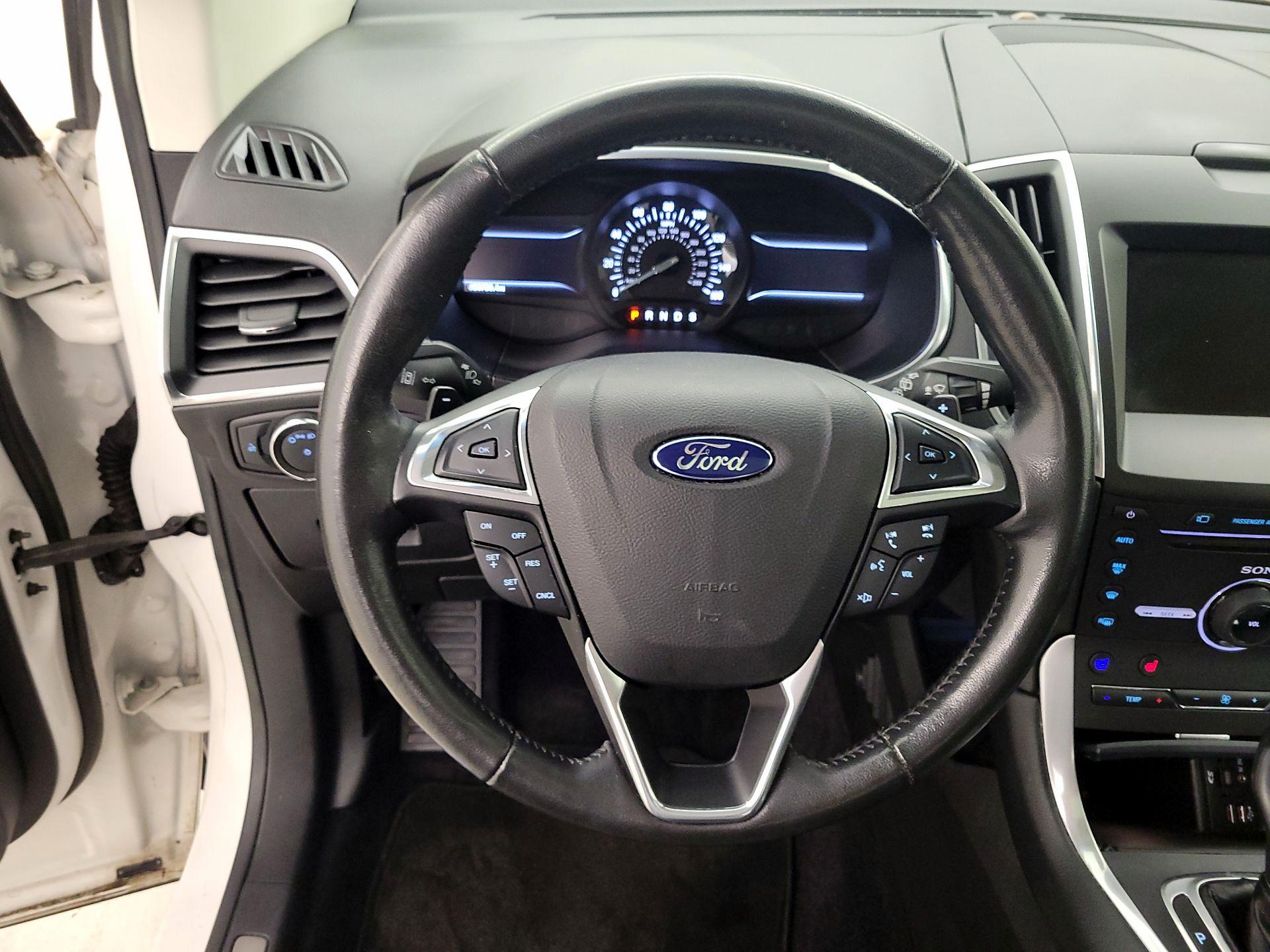 Thumbnail: 2015 Ford Edge - 10