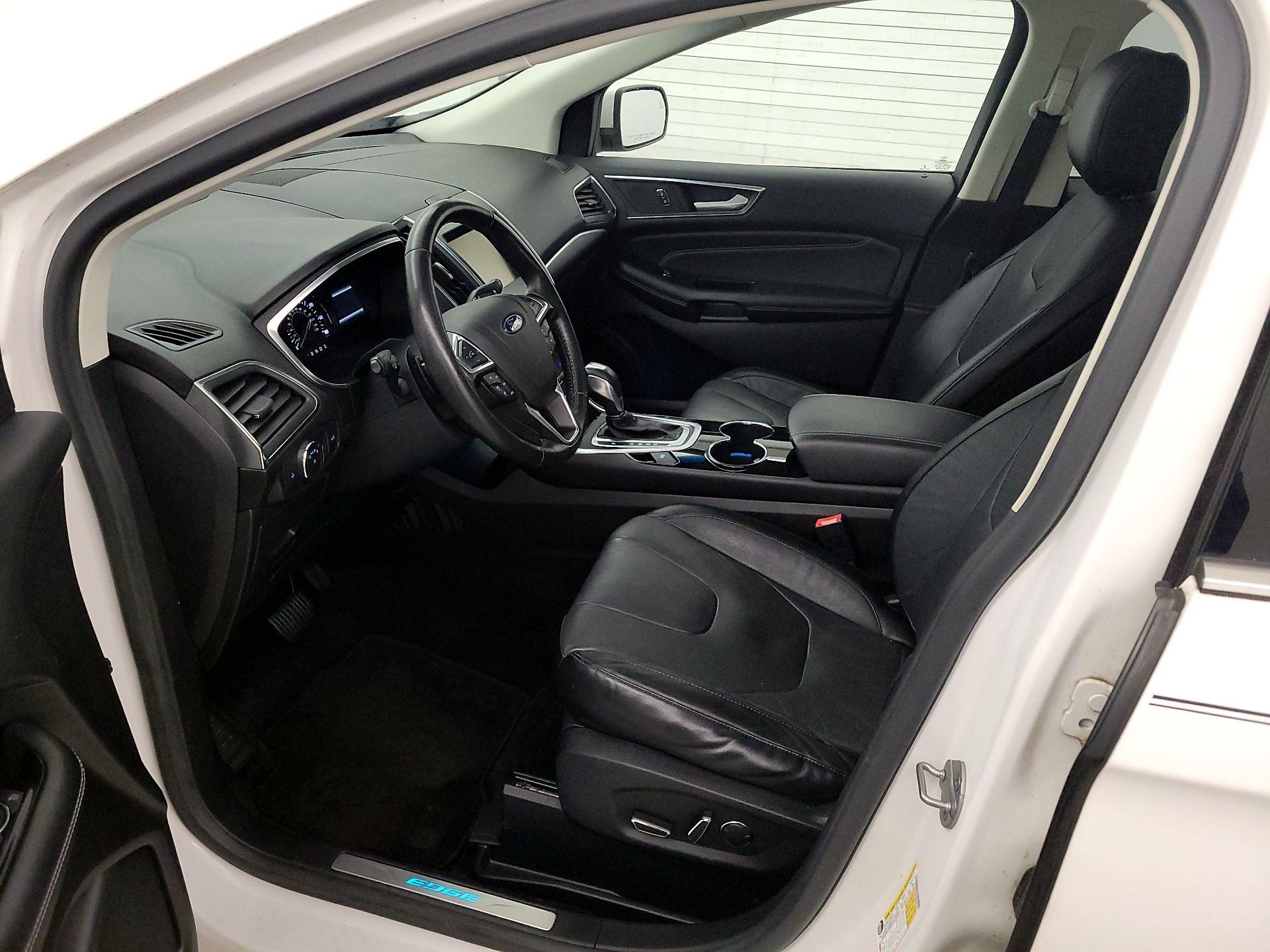 Thumbnail: 2015 Ford Edge - 11