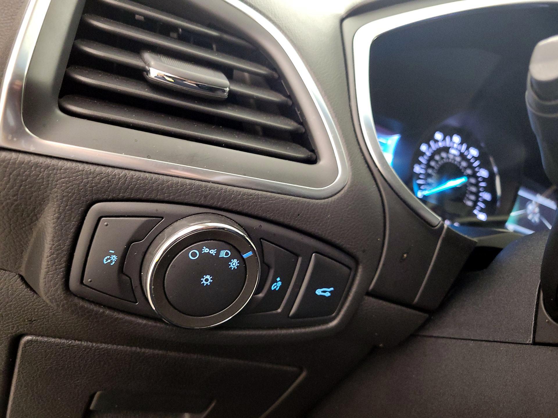 Thumbnail: 2015 Ford Edge - 13