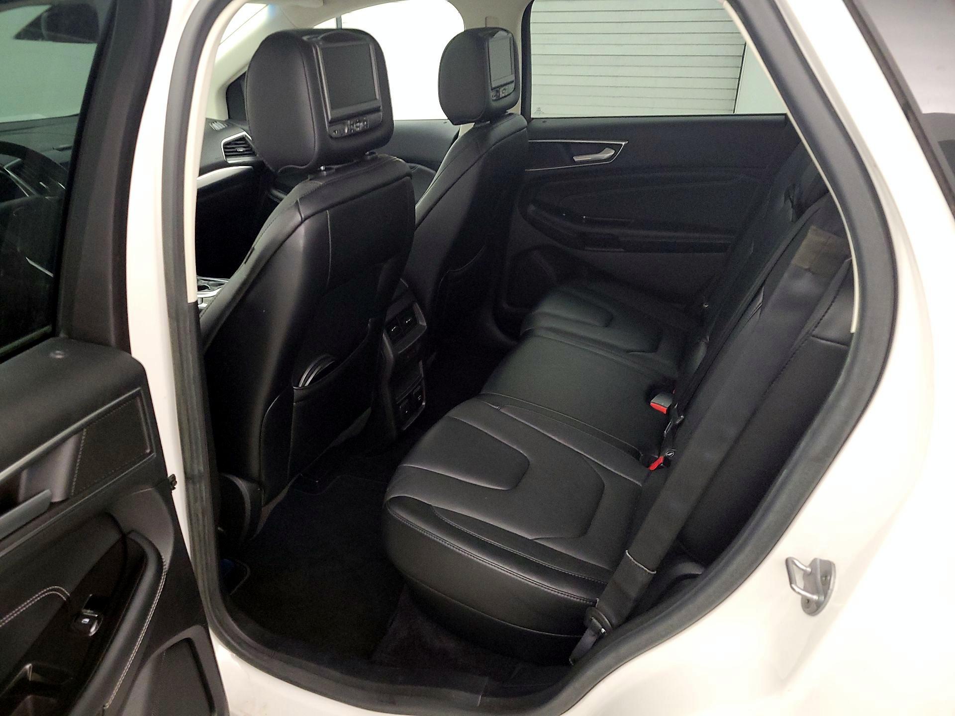 Thumbnail: 2015 Ford Edge - 20