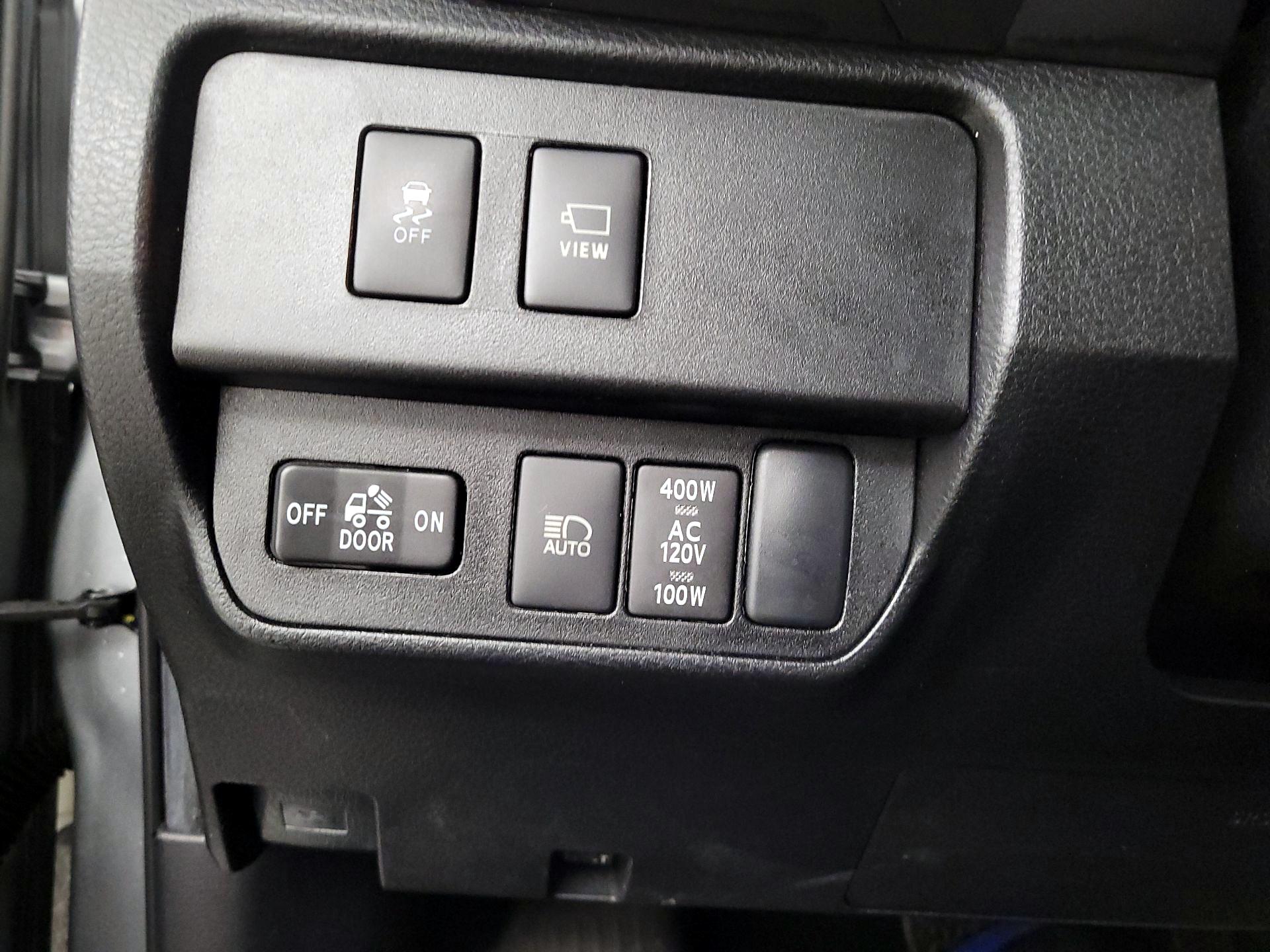 Thumbnail: 2023 Toyota Tacoma - 13