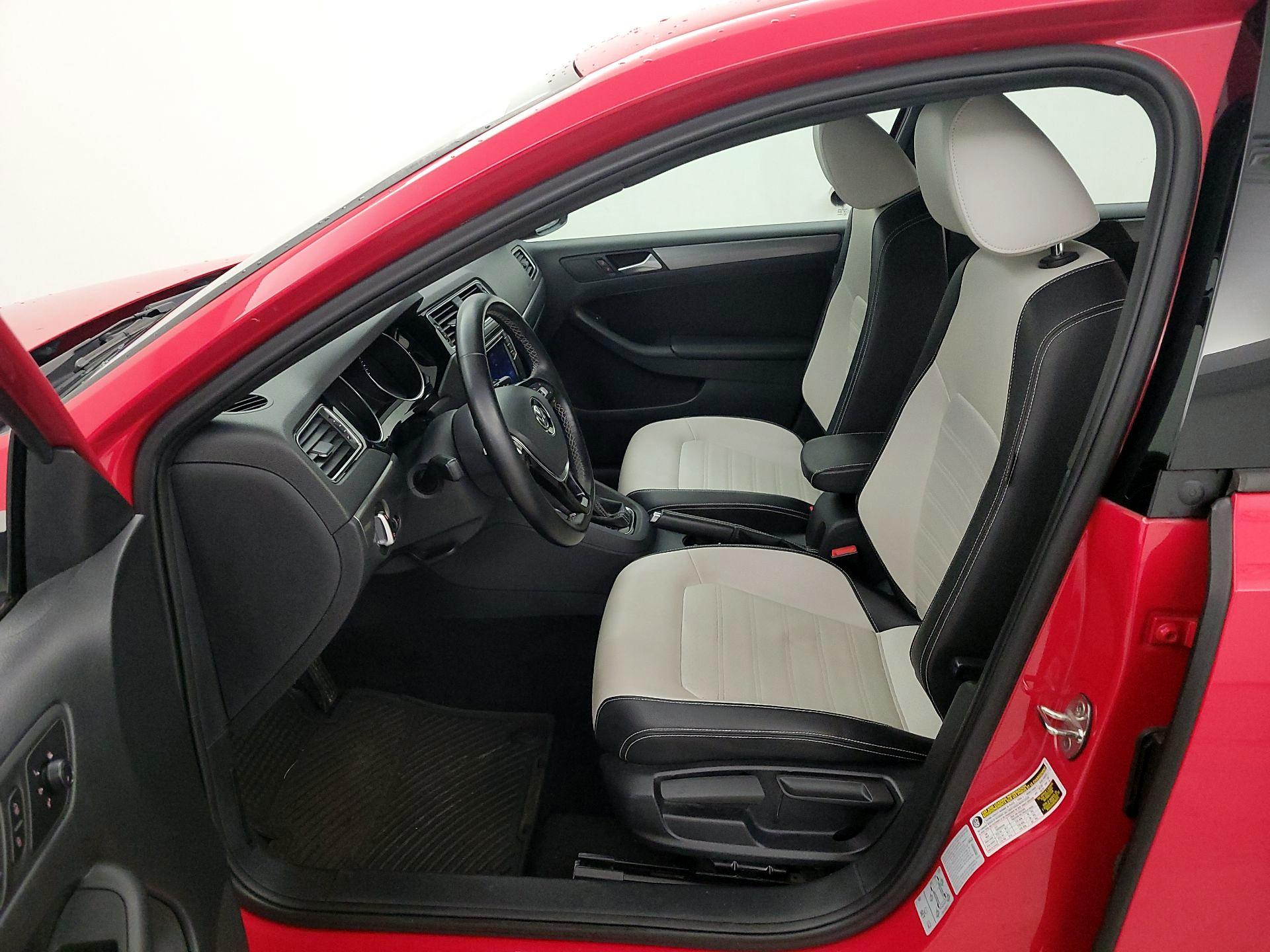 Thumbnail: 2016 Volkswagen Jetta - 11