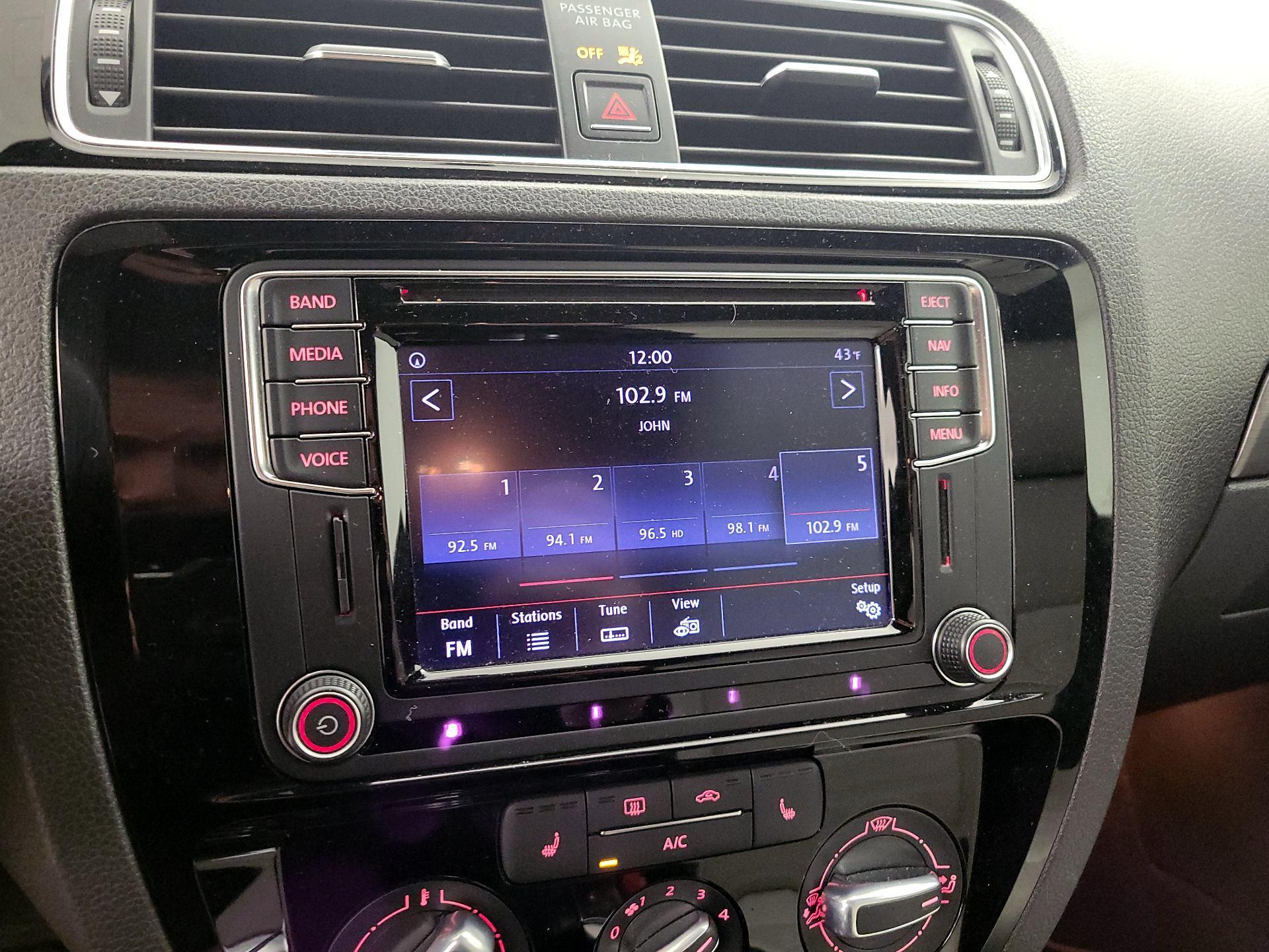 Thumbnail: 2016 Volkswagen Jetta - 15