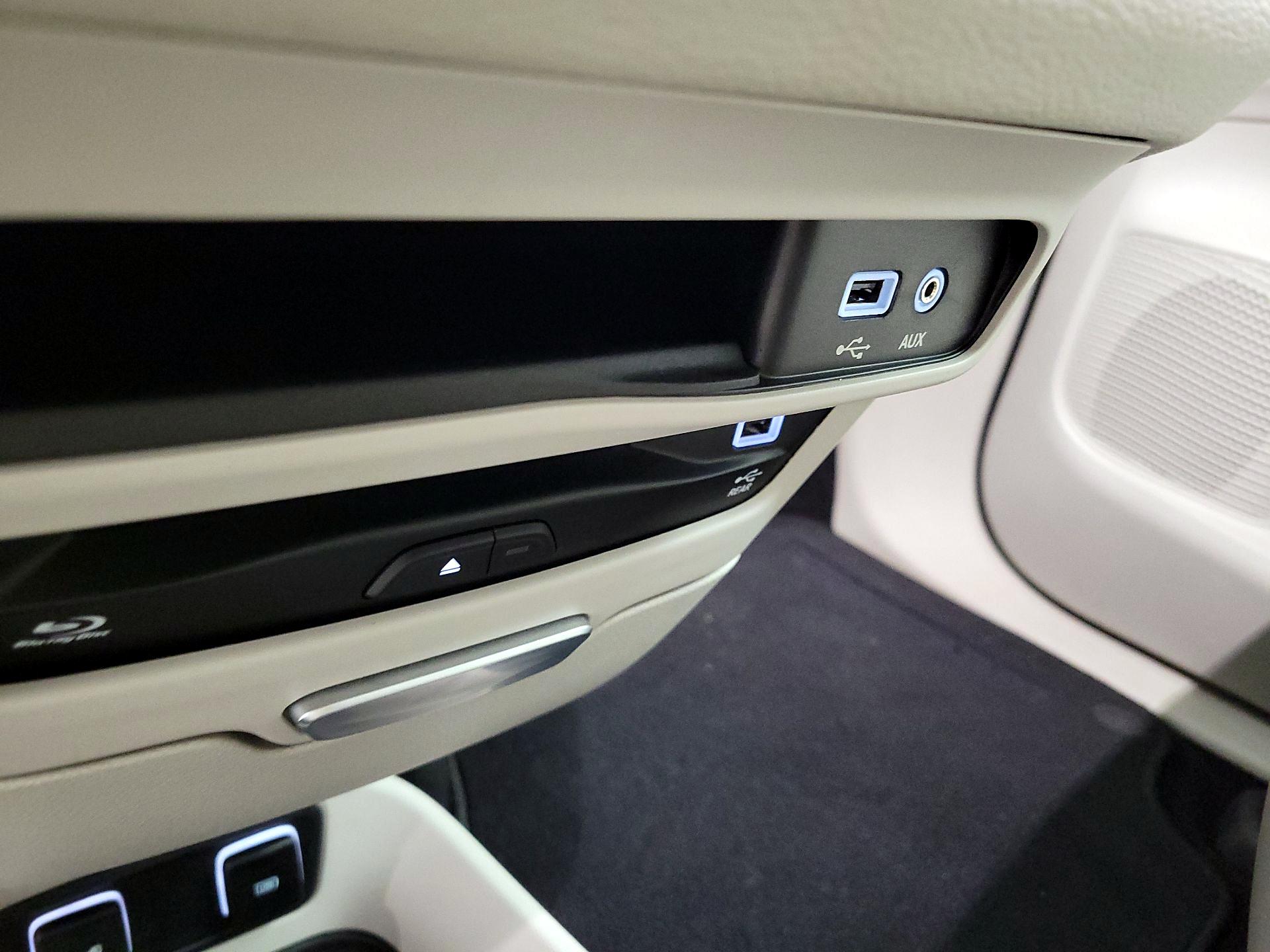 Thumbnail: 2017 Chrysler Pacifica - 19