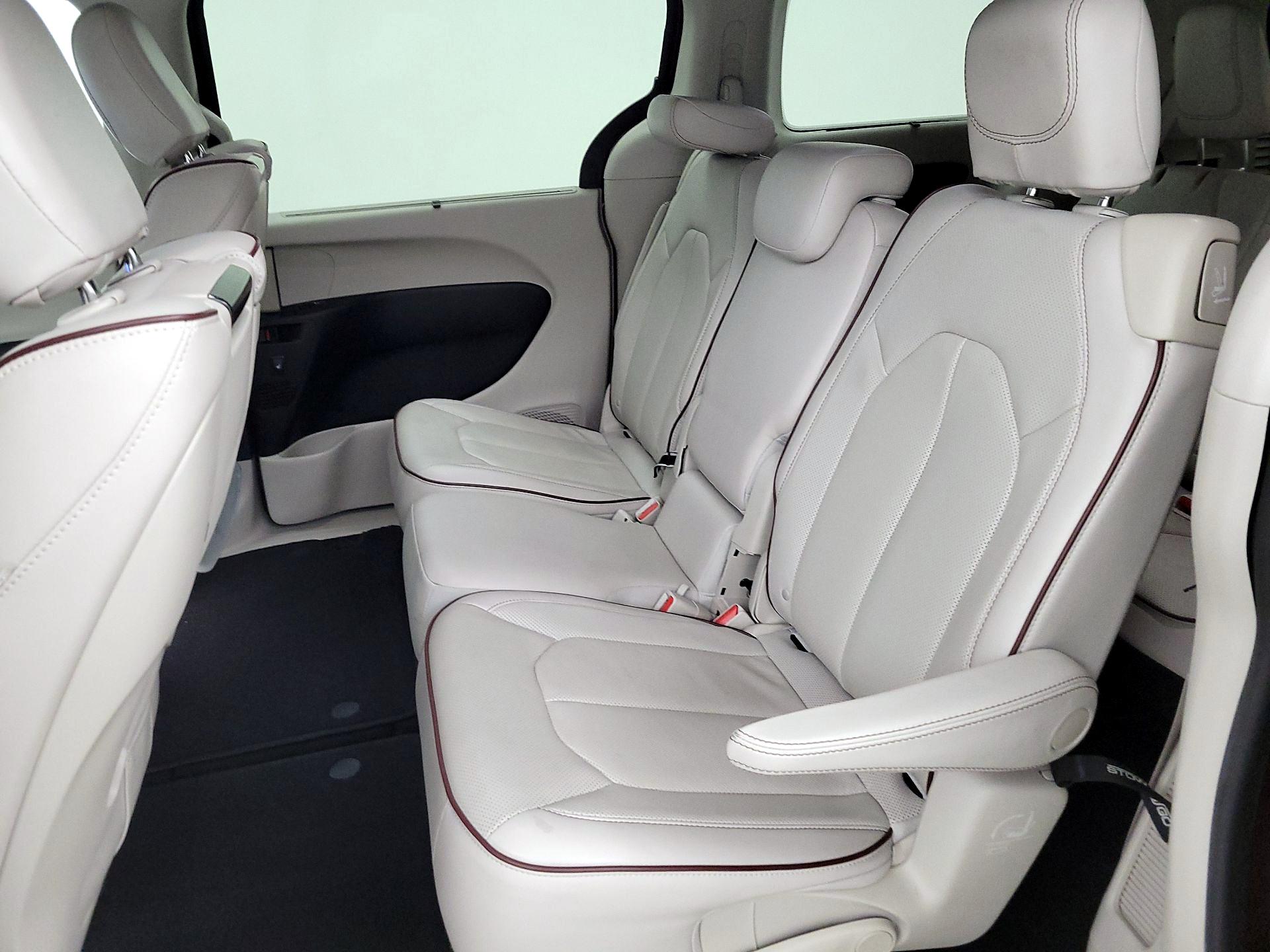 Thumbnail: 2017 Chrysler Pacifica - 20